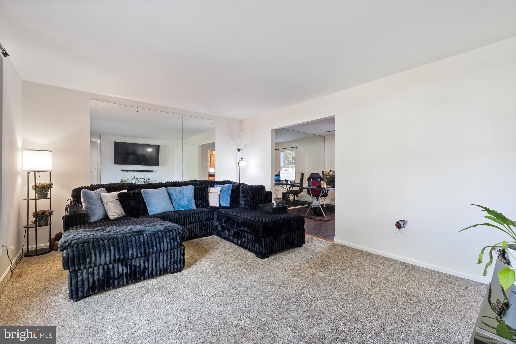 LARGO KNOLLS - Residential