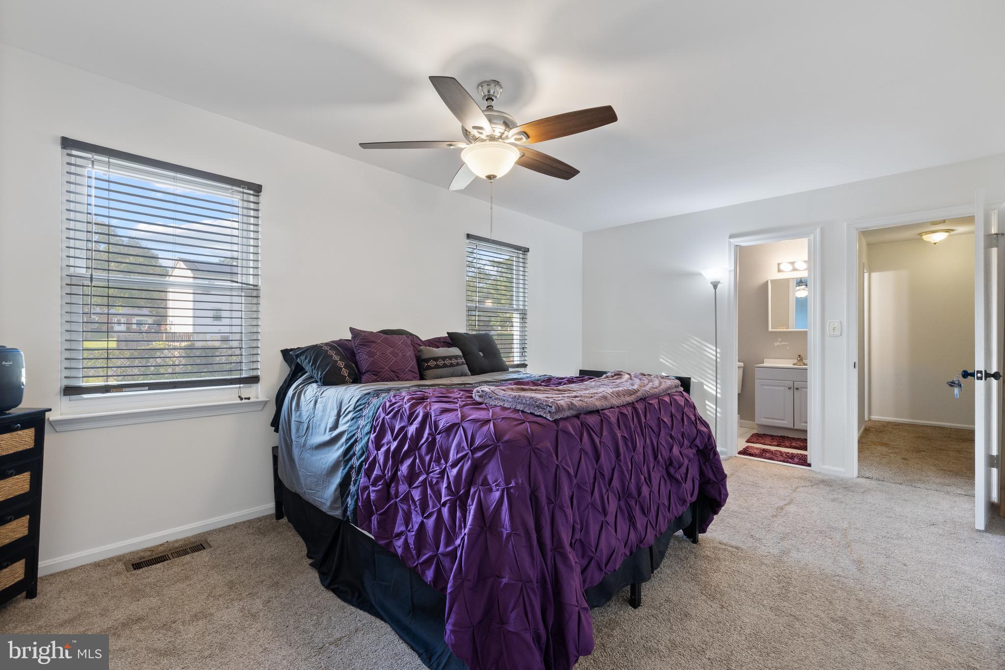 LARGO KNOLLS - Residential