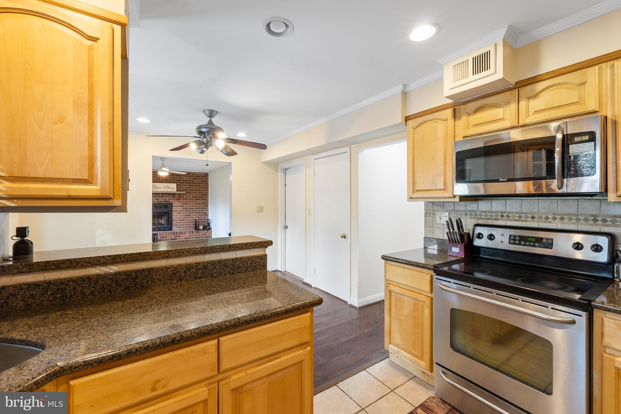 LARGO KNOLLS - Residential