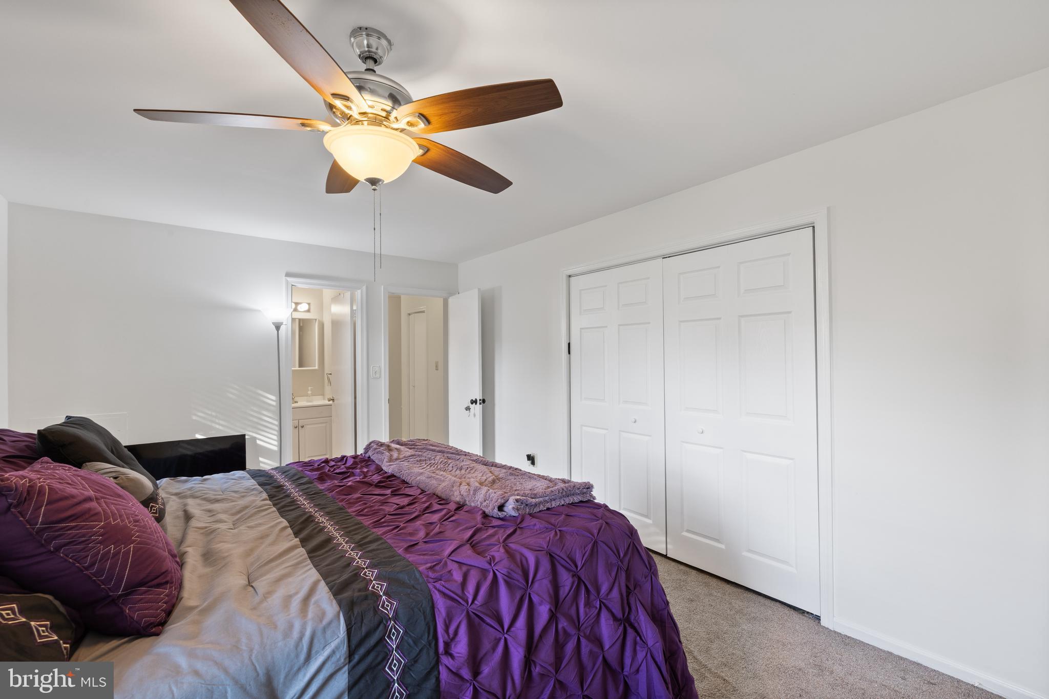 LARGO KNOLLS - Residential