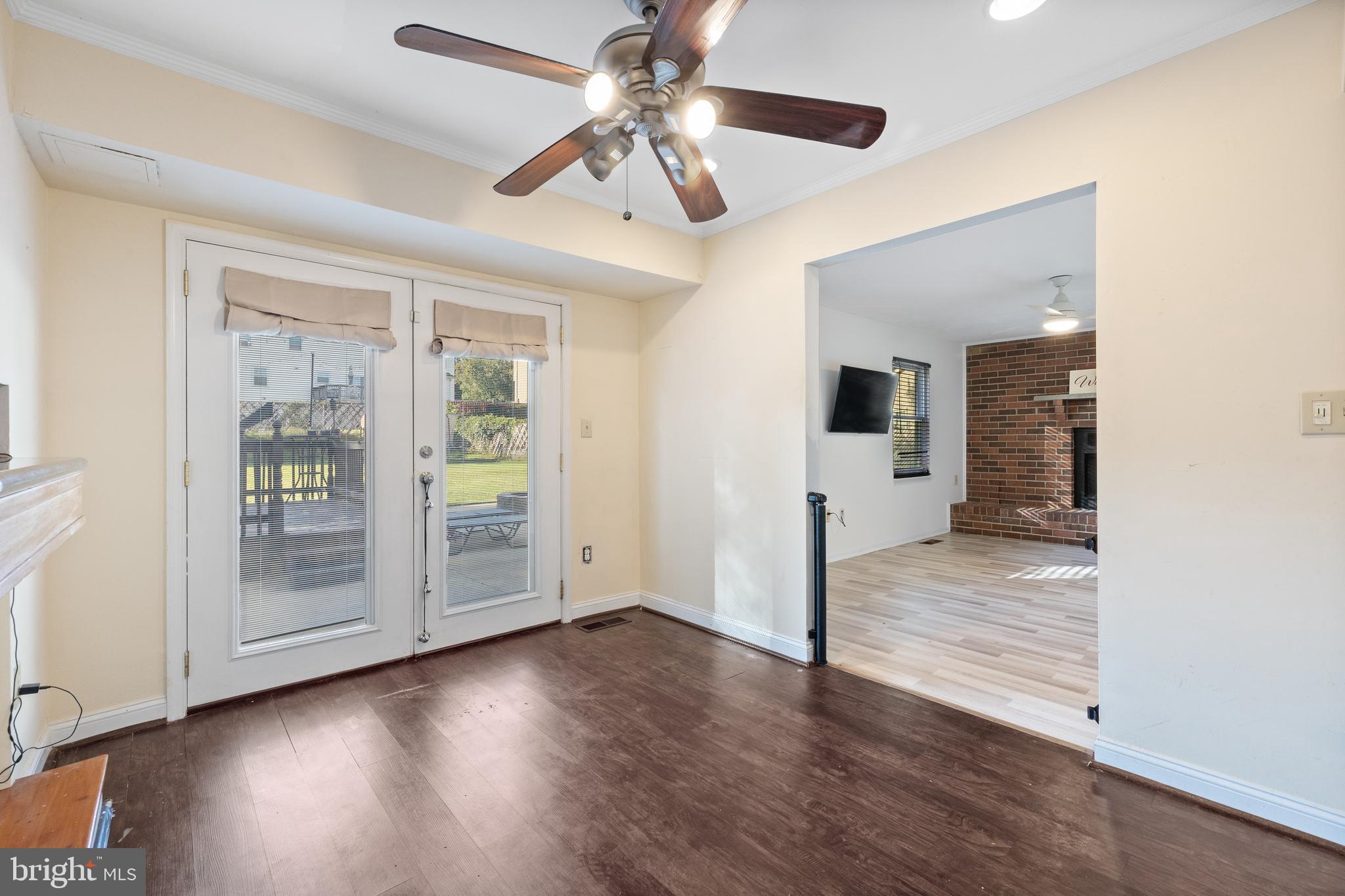 LARGO KNOLLS - Residential