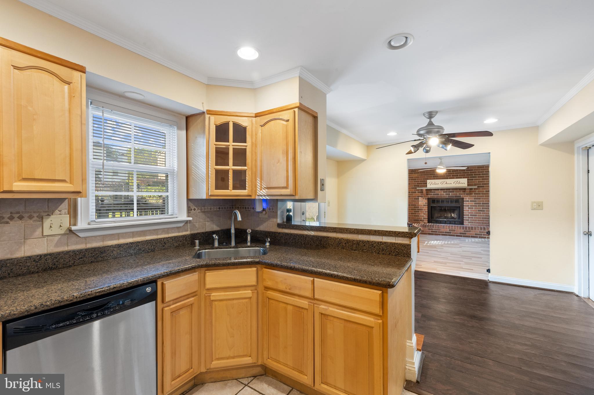 LARGO KNOLLS - Residential