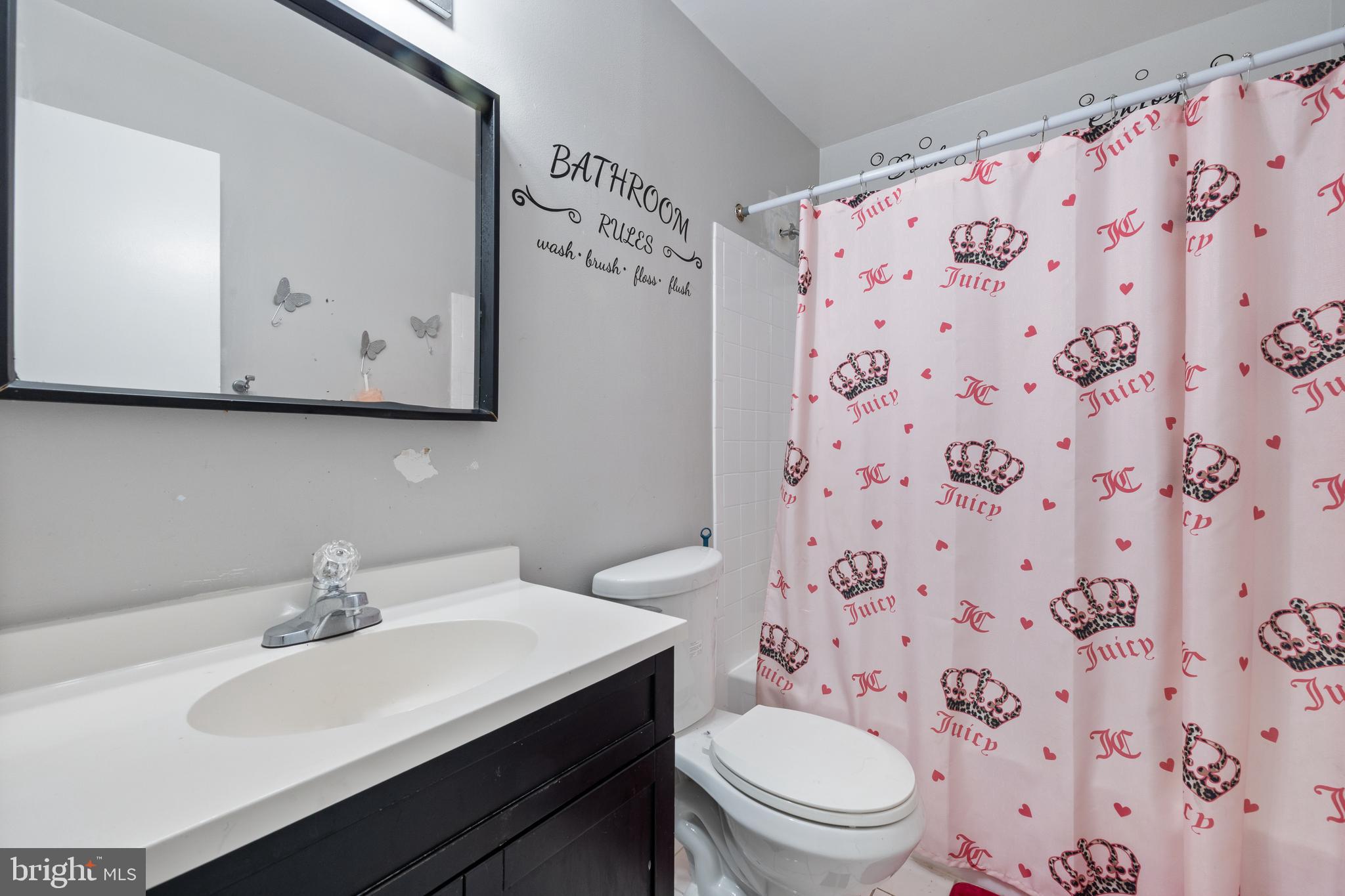 LARGO KNOLLS - Residential