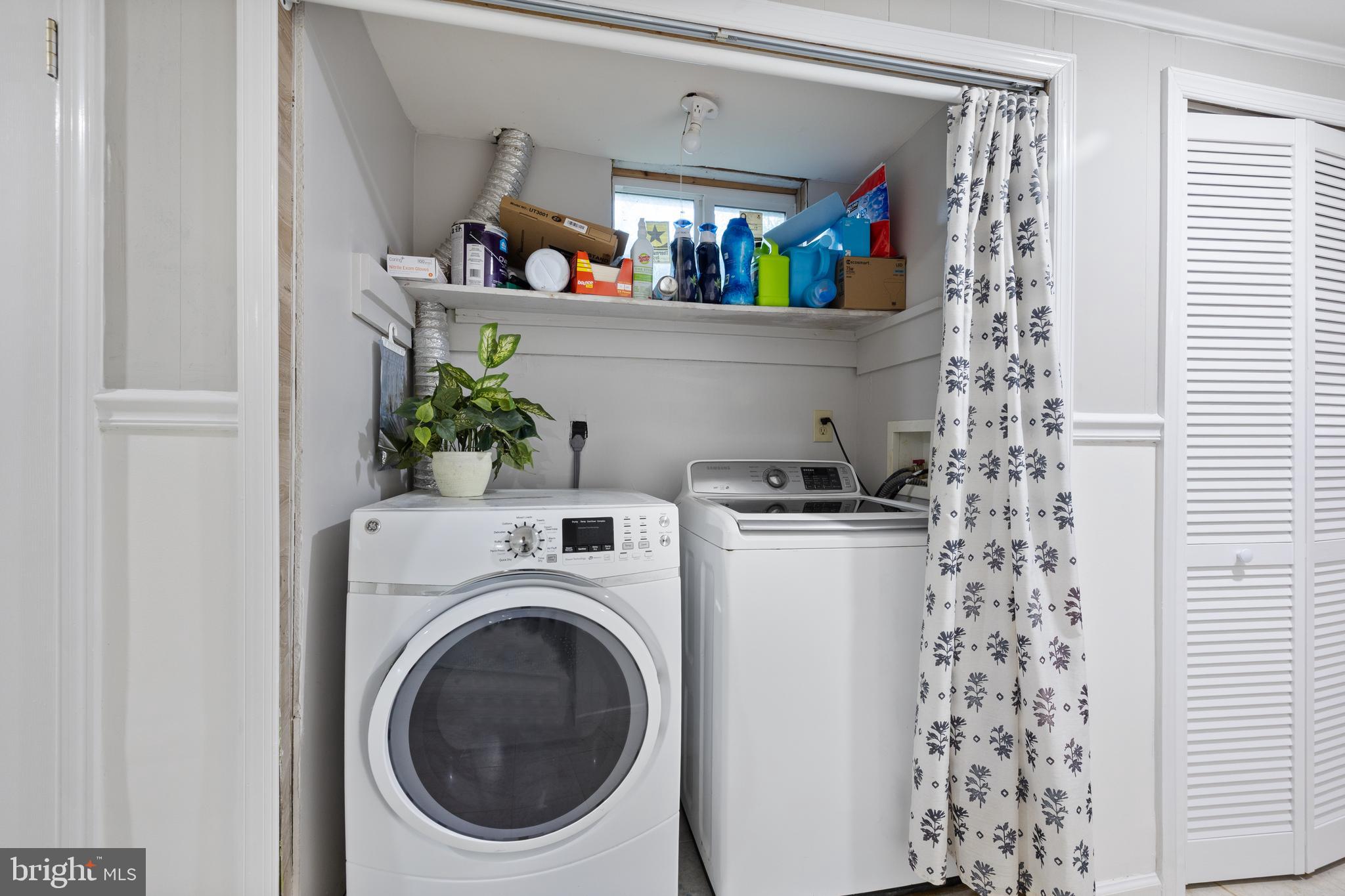 LARGO KNOLLS - Residential