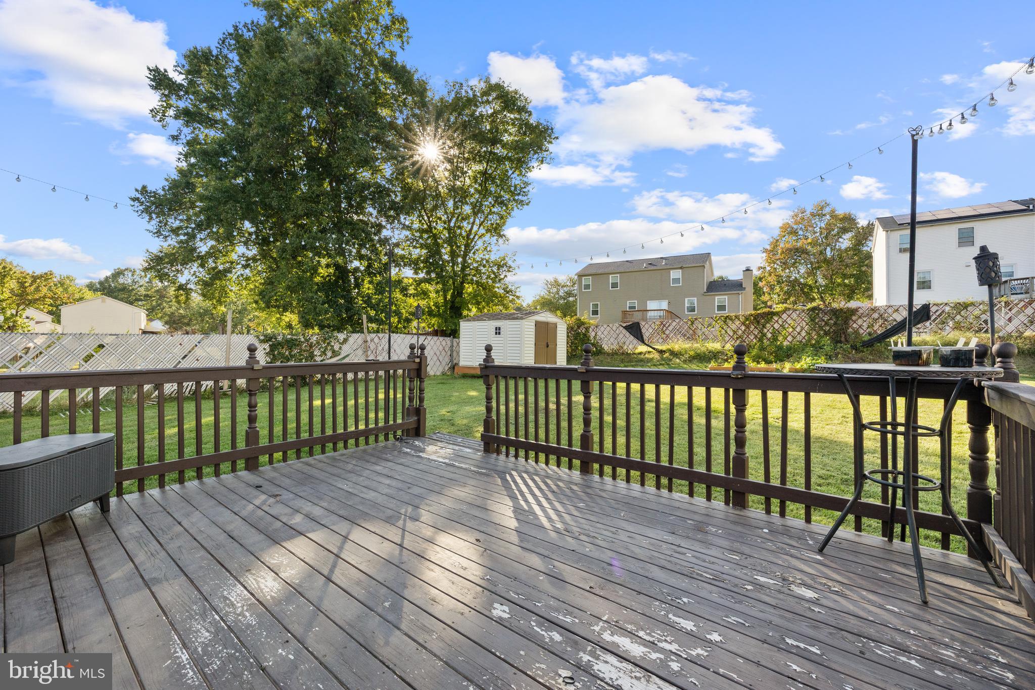 LARGO KNOLLS - Residential