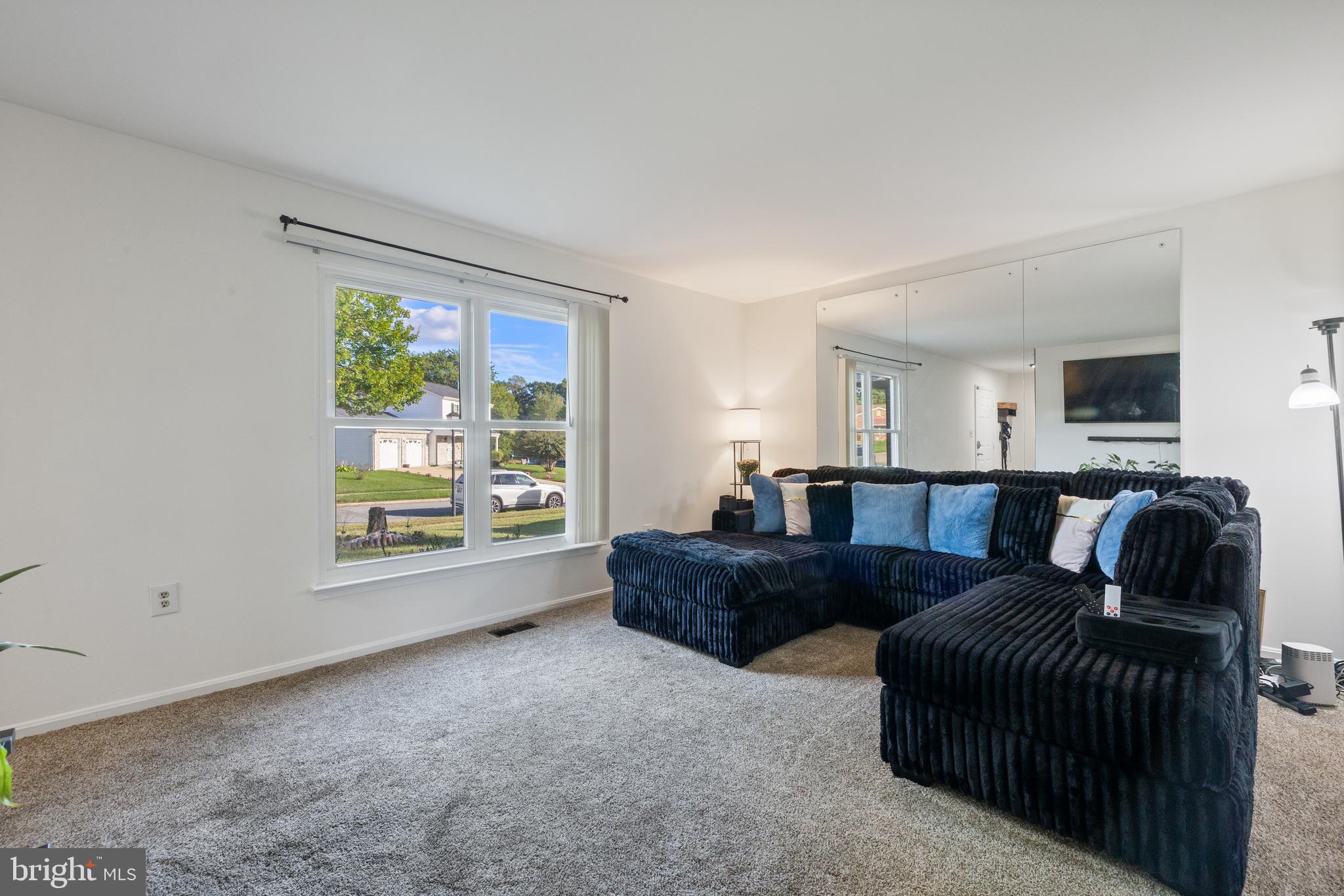 LARGO KNOLLS - Residential