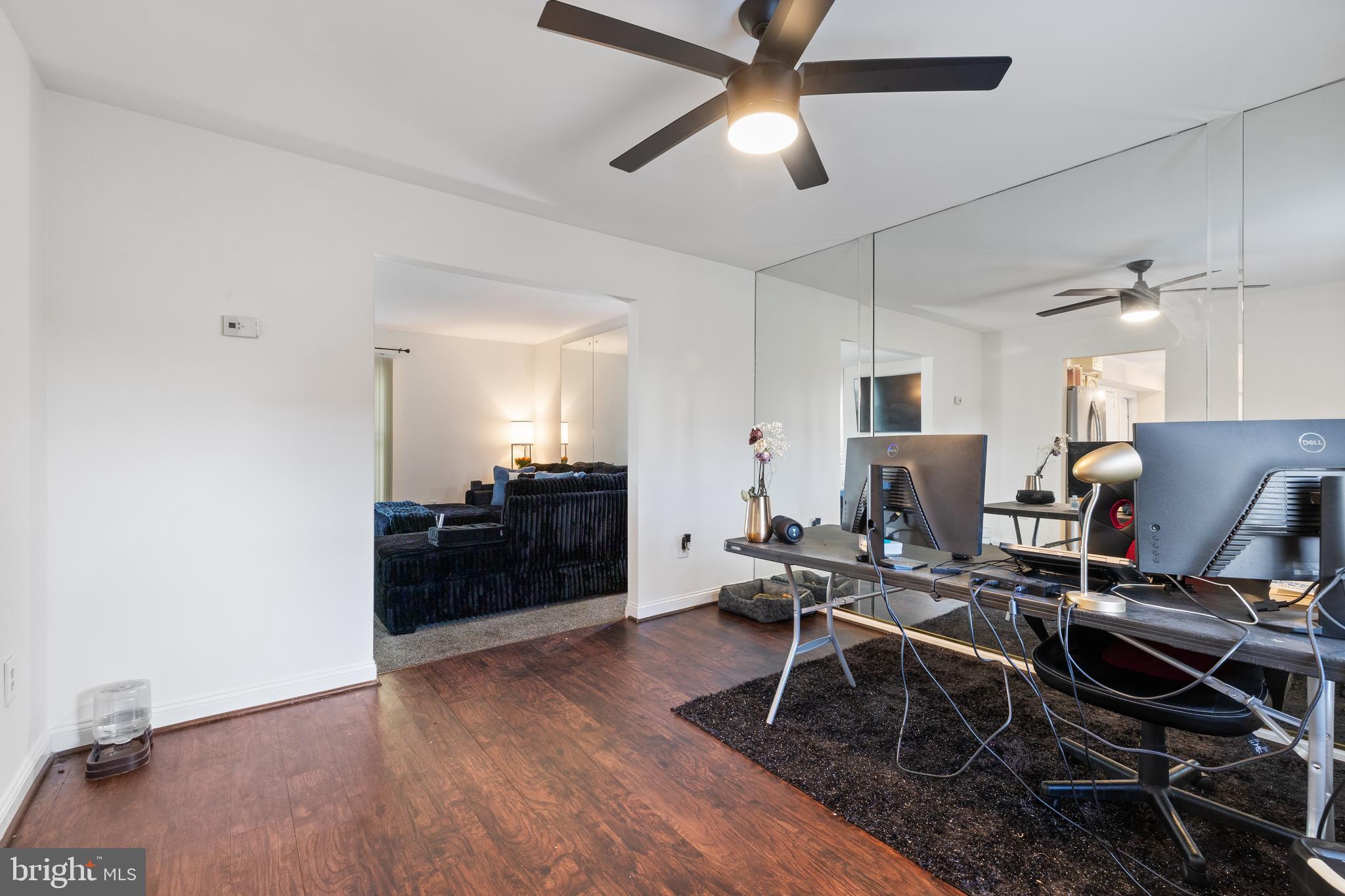 LARGO KNOLLS - Residential