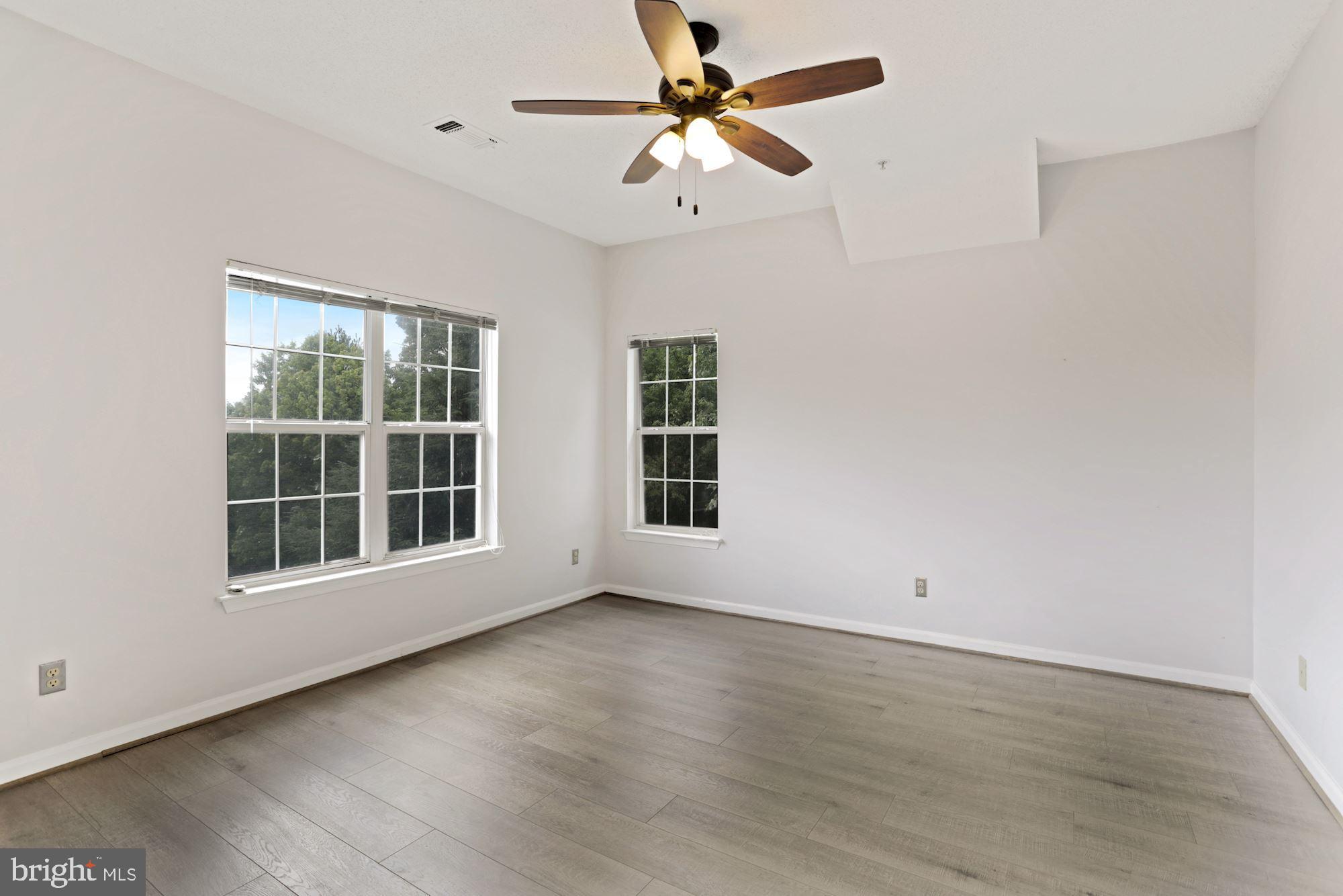 EDGEWATER AT TOWN CENTER - Residential