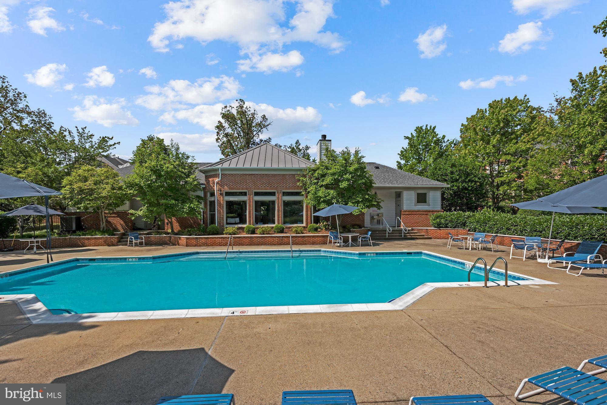 EDGEWATER AT TOWN CENTER - Residential