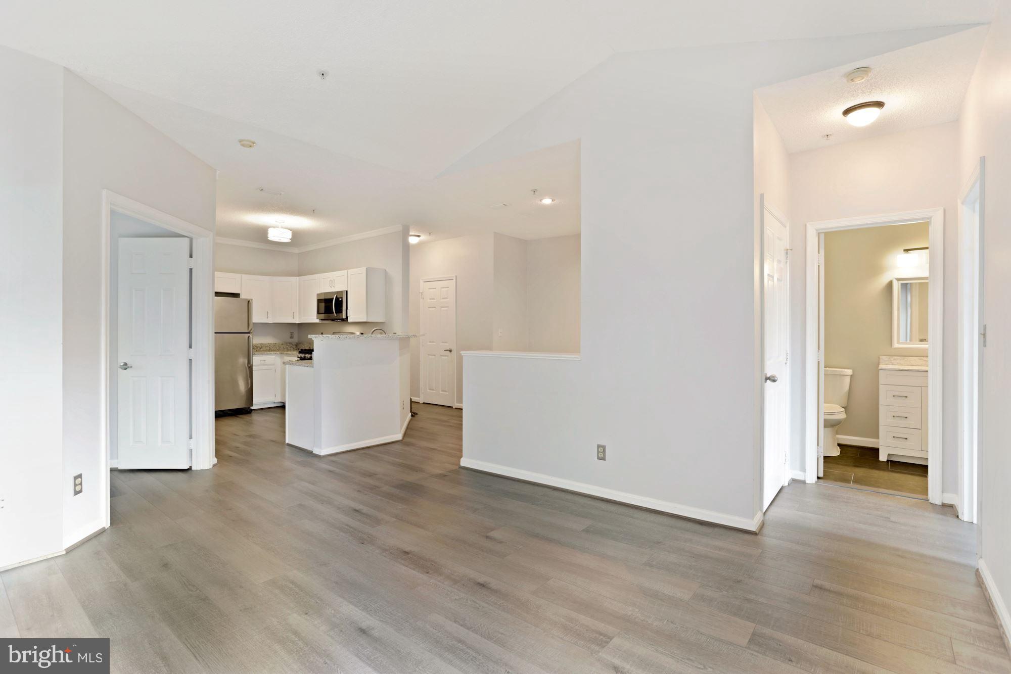 EDGEWATER AT TOWN CENTER - Residential