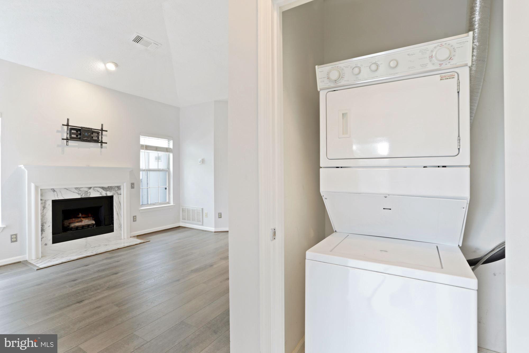 EDGEWATER AT TOWN CENTER - Residential