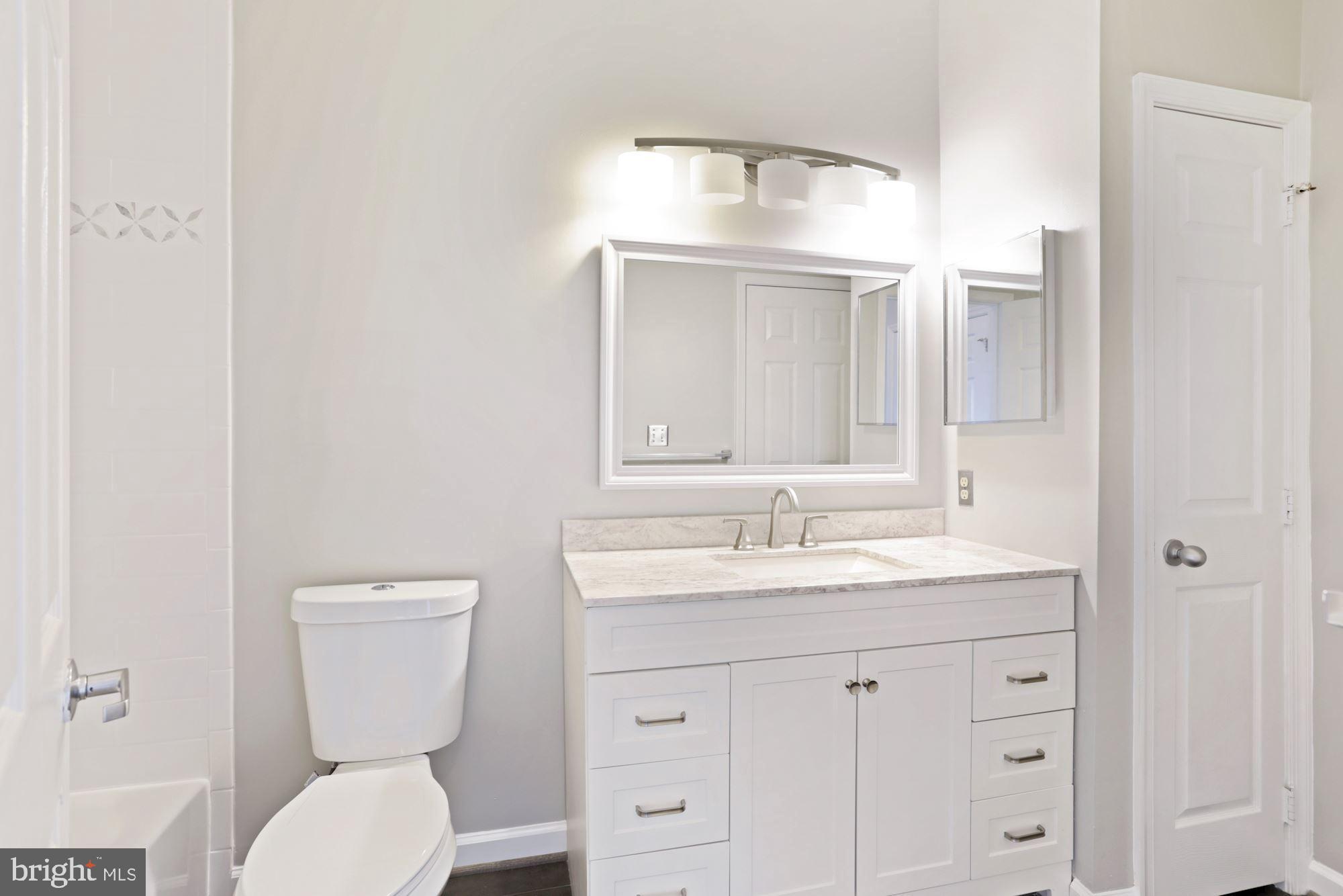 EDGEWATER AT TOWN CENTER - Residential