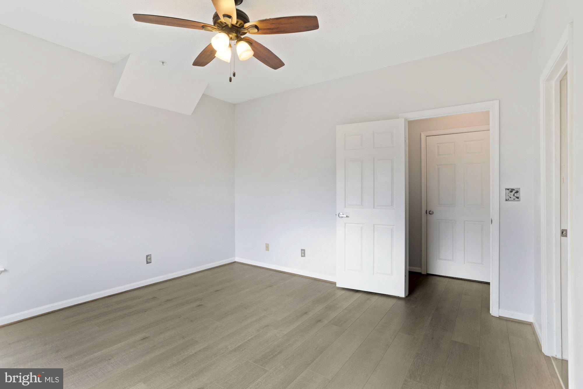 EDGEWATER AT TOWN CENTER - Residential