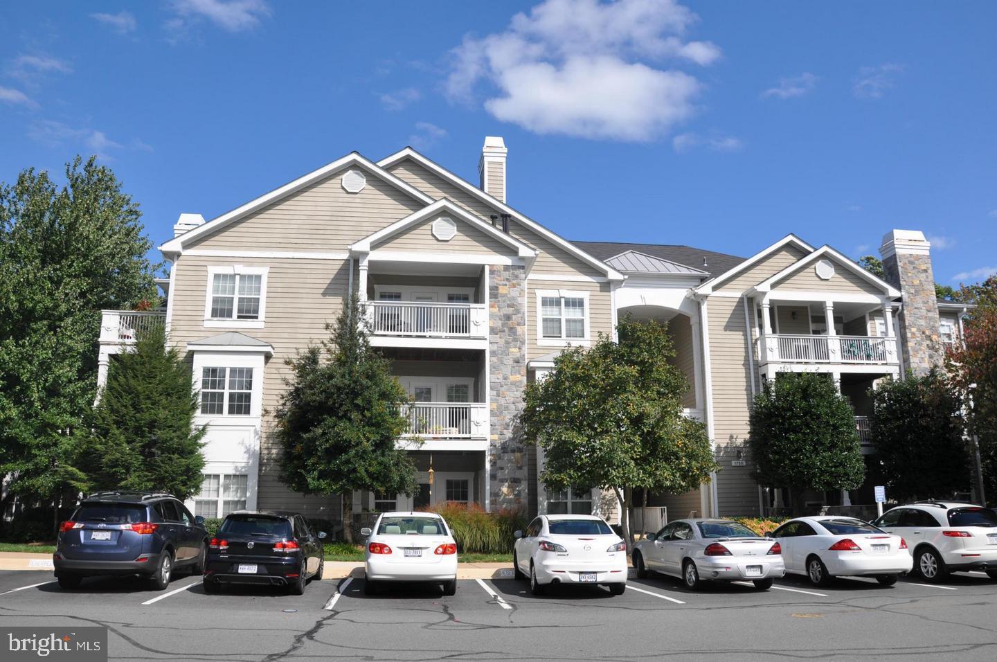 EDGEWATER AT TOWN CENTER - Residential