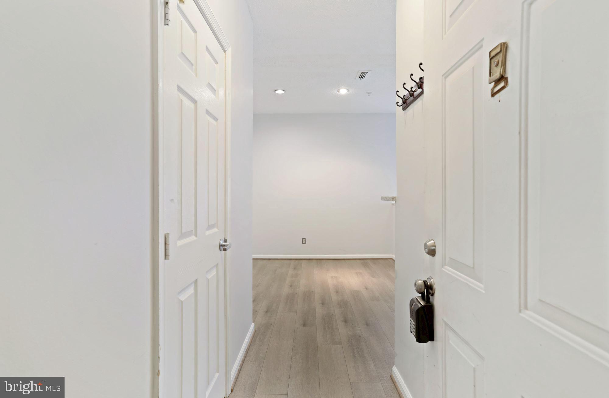 EDGEWATER AT TOWN CENTER - Residential