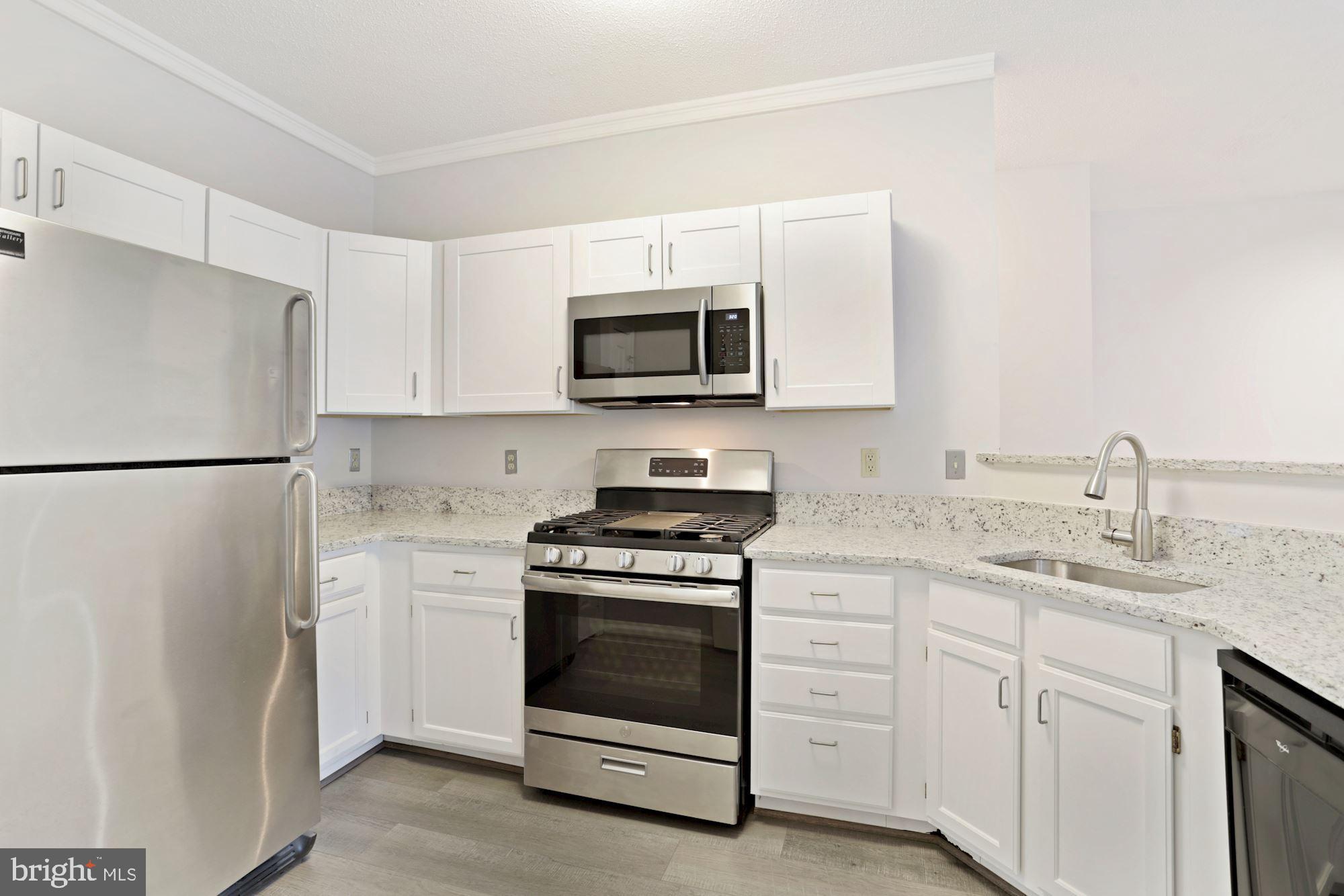 EDGEWATER AT TOWN CENTER - Residential