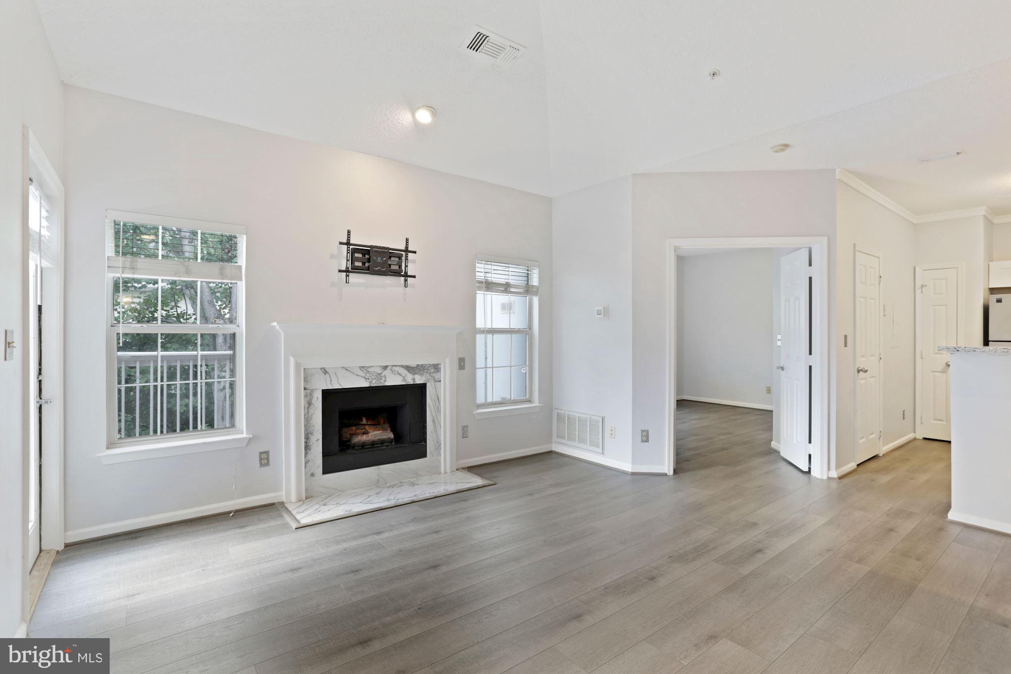 EDGEWATER AT TOWN CENTER - Residential