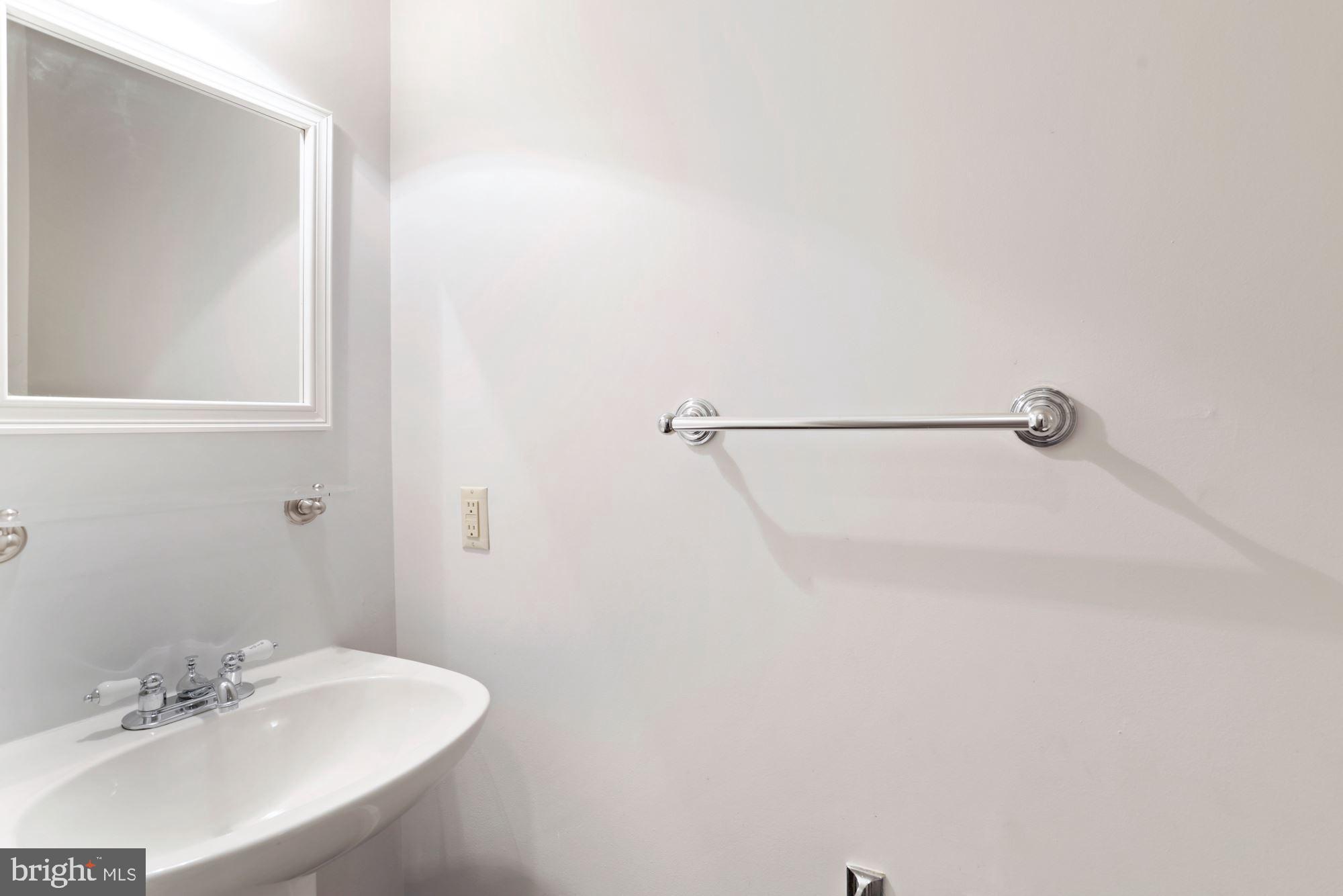 EDGEWATER AT TOWN CENTER - Residential