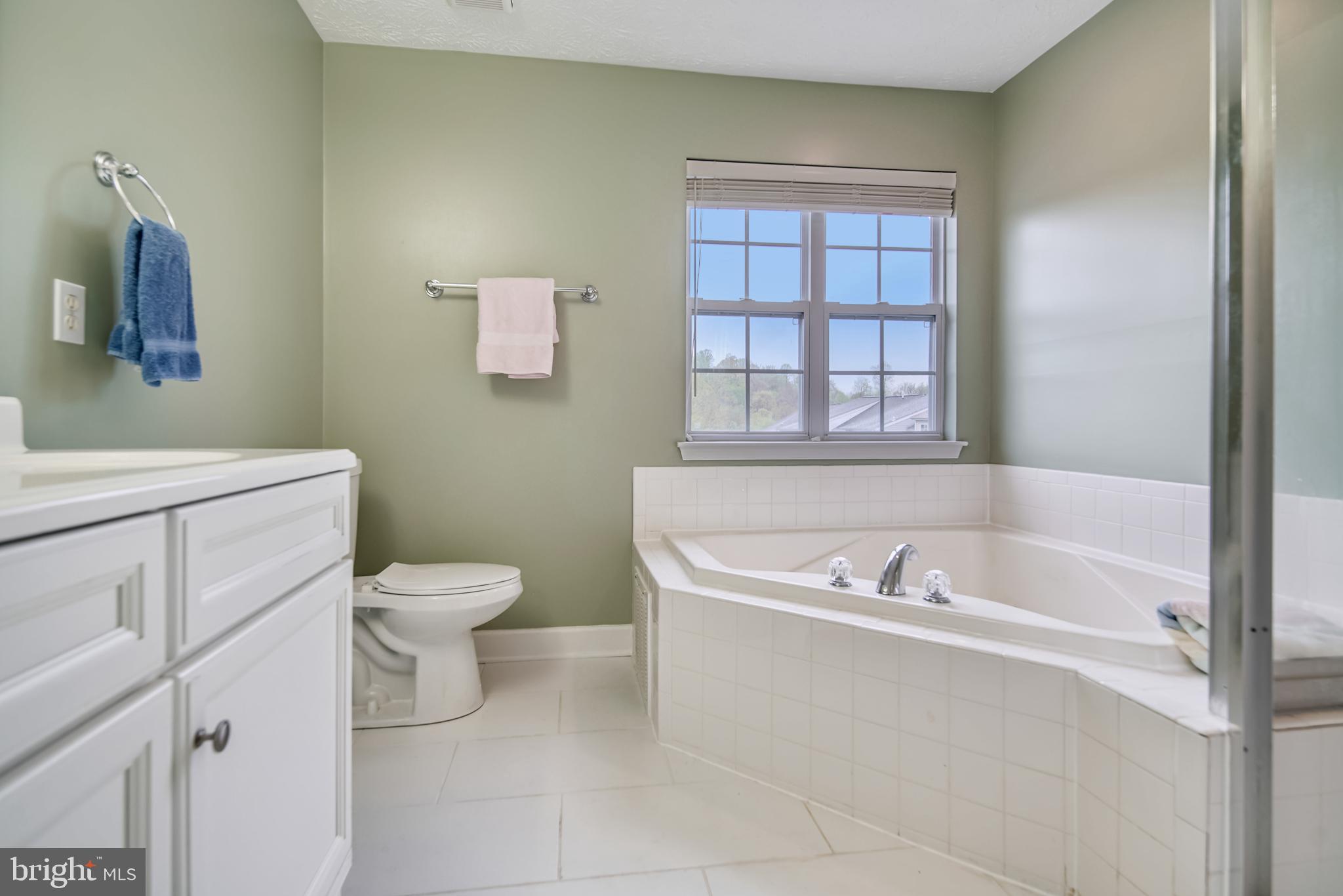 BAYVIEW HILLS - Residential