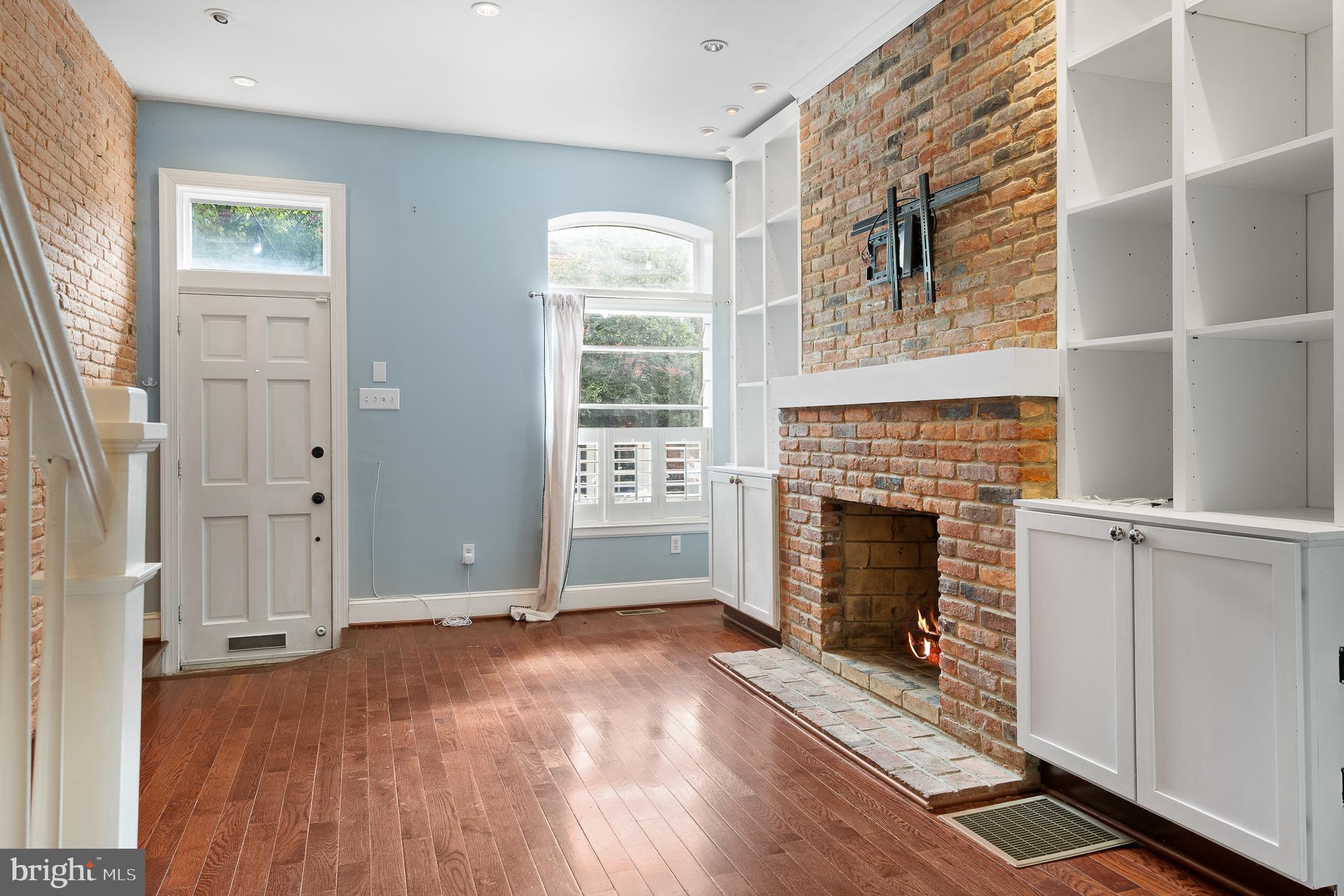 18 COLLINGTON AVENUE N