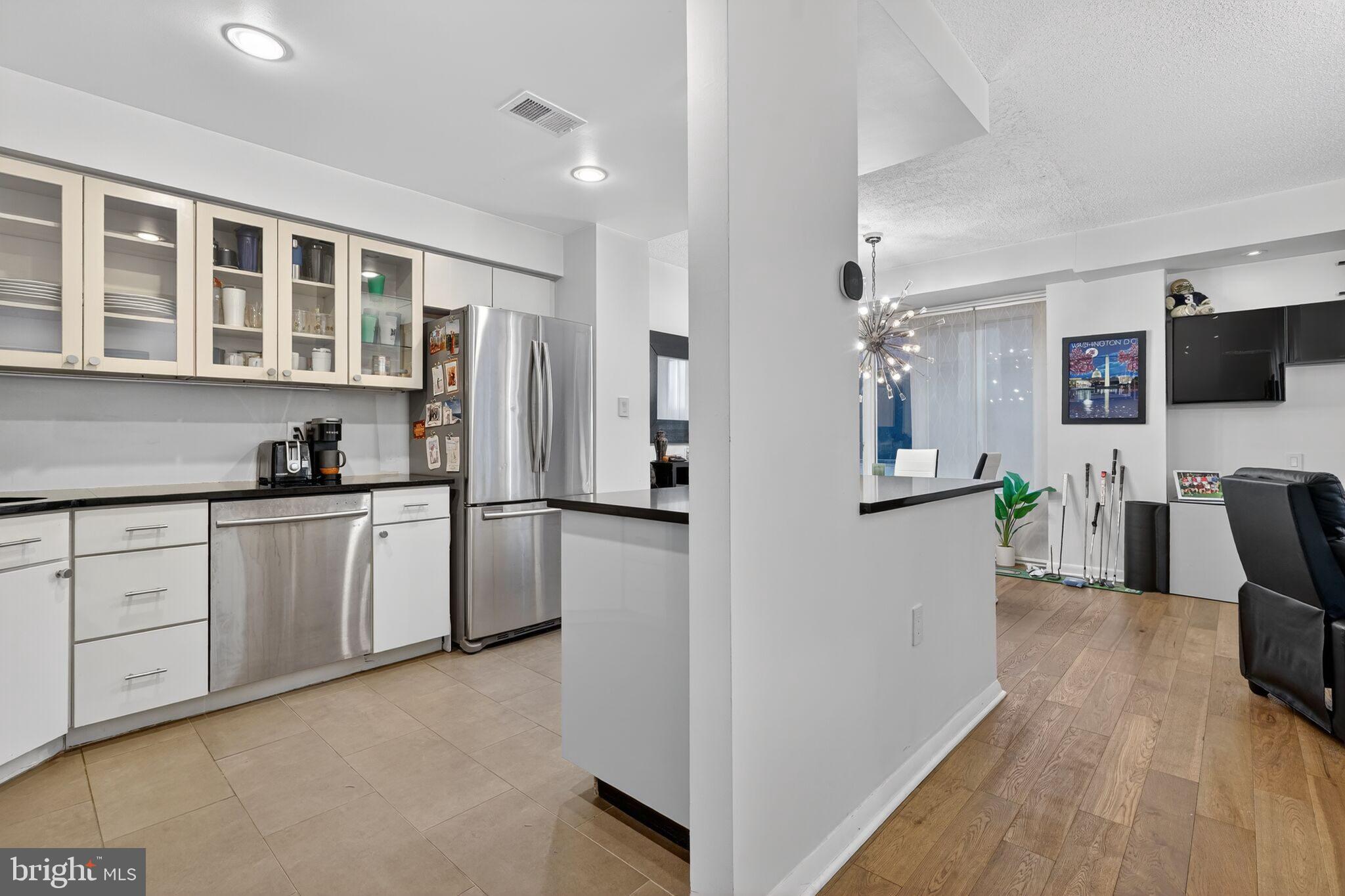 1045 31ST STREET NW 21