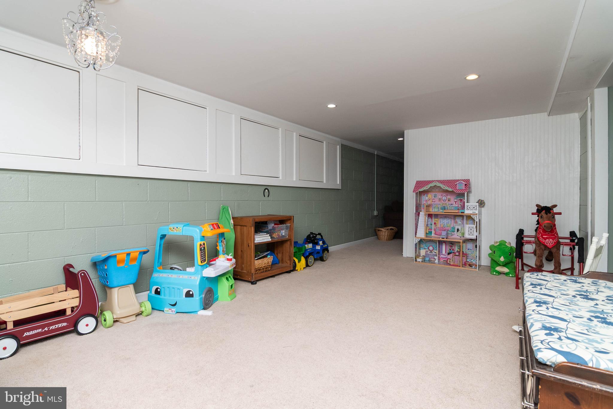 CHURCH HILL VIL - Residential