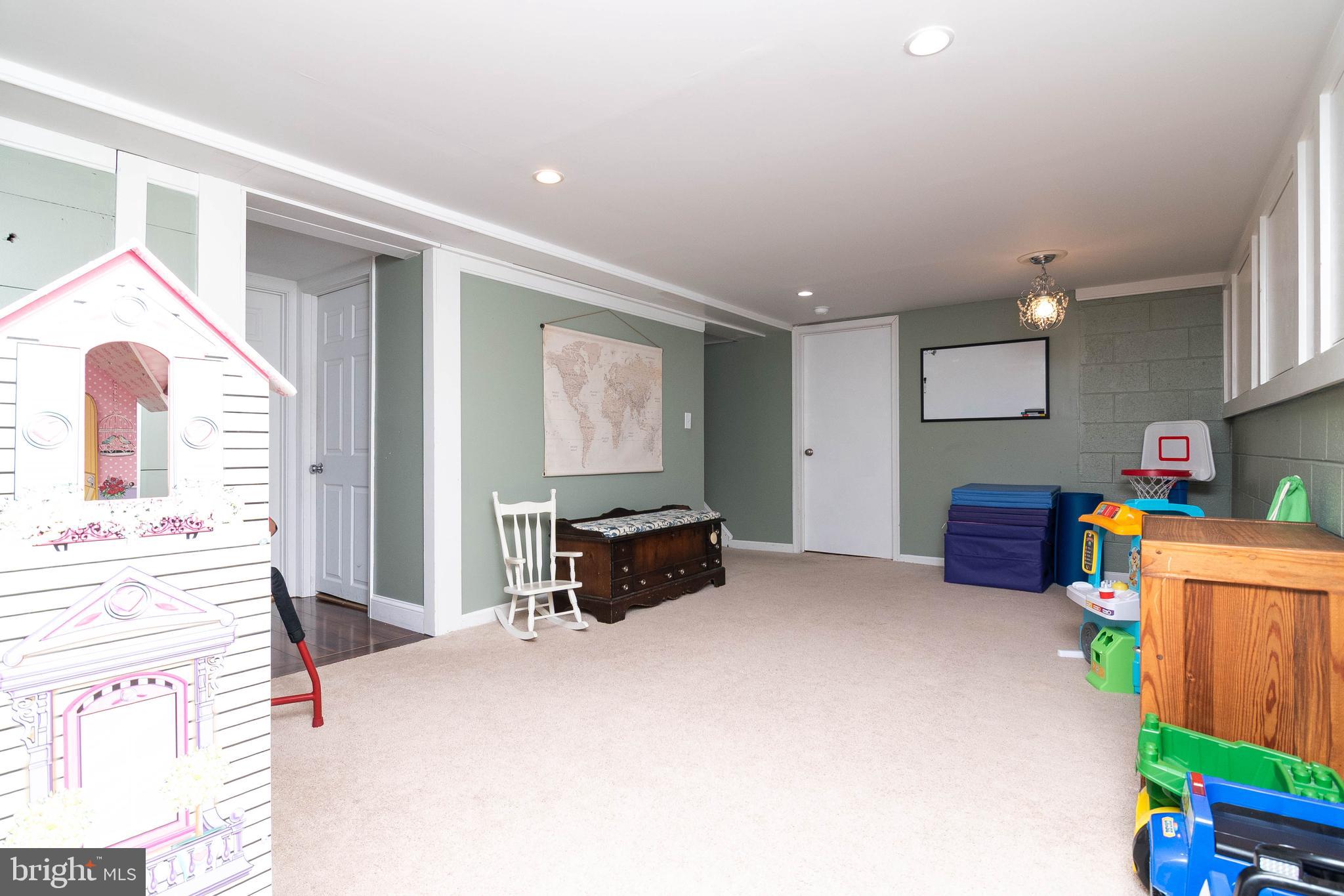 CHURCH HILL VIL - Residential