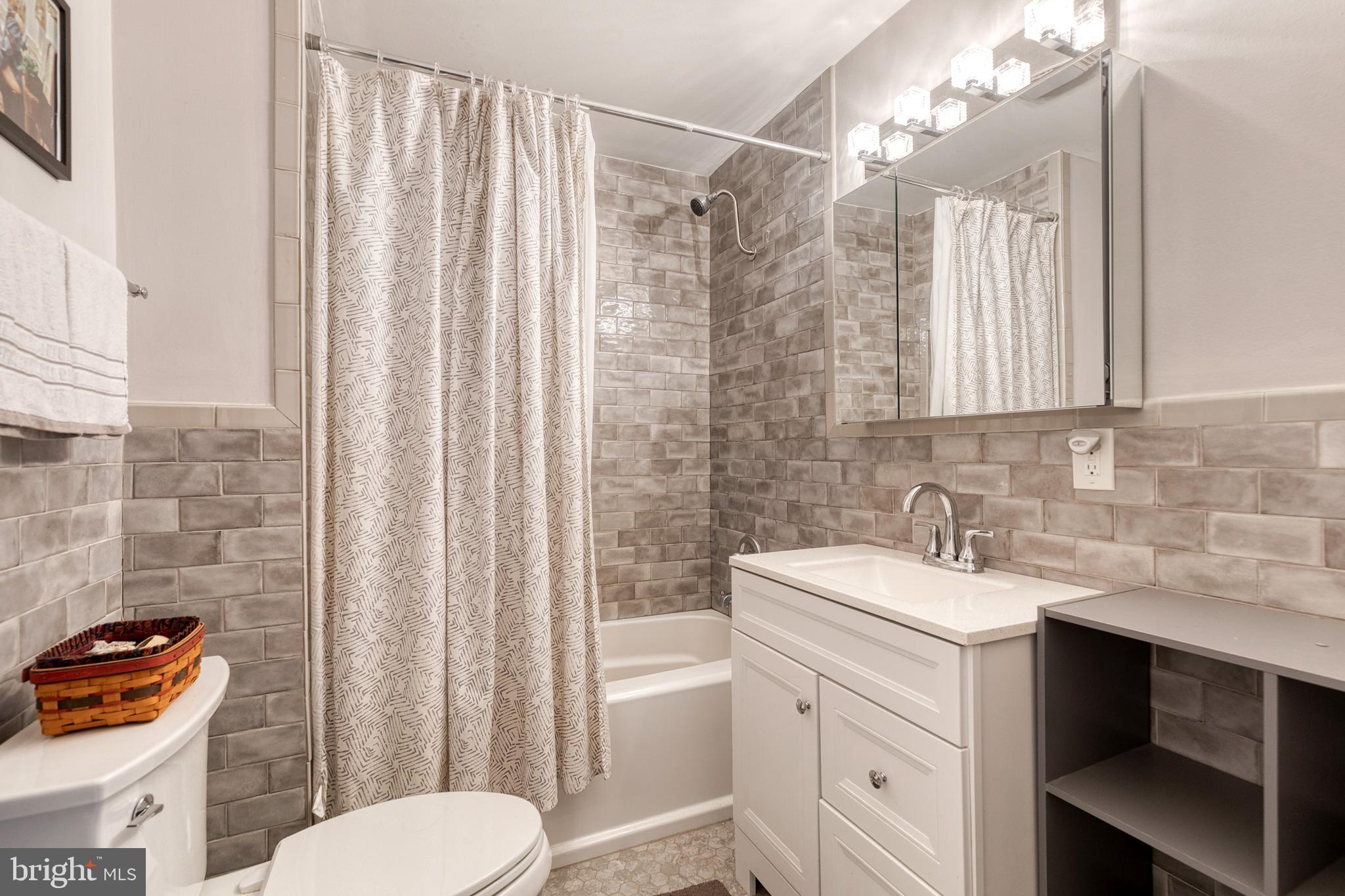 GEORGE JANSSEN - Residential