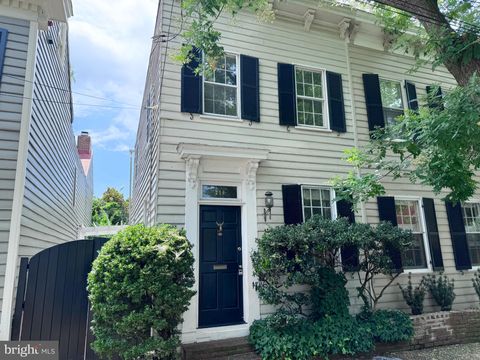 210 GIBBON STREET ALEXANDRIA VA 22314