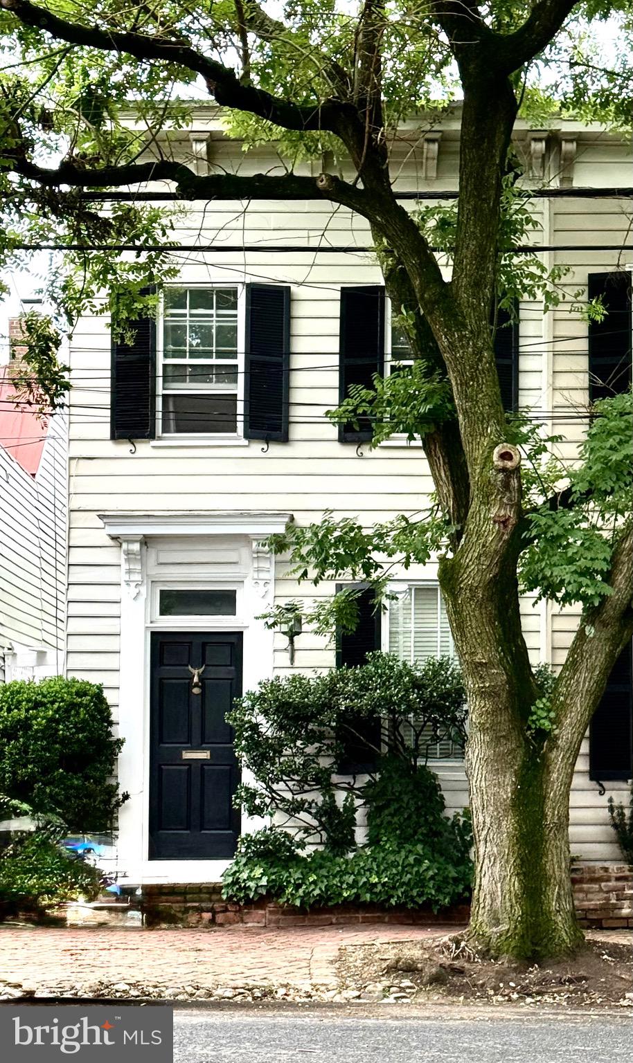 210 GIBBON STREET