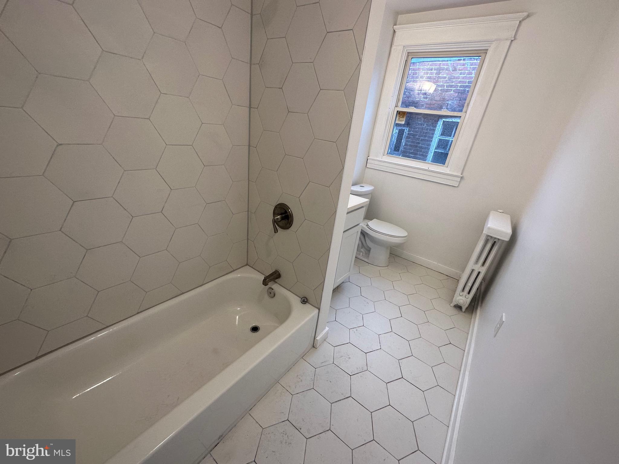 Recently updated and well maintained 2 Bedroom 1 bathroom property for rent in Irvington.
Many original features with new updates. Brand new kitchen appliances, renovated bathroom, new window unit, and original hard wood floors. Very spacious and ready for its new owners! Near Irvington park, Leaking Park, and the Gwynns Falls Trail in Baltimore.