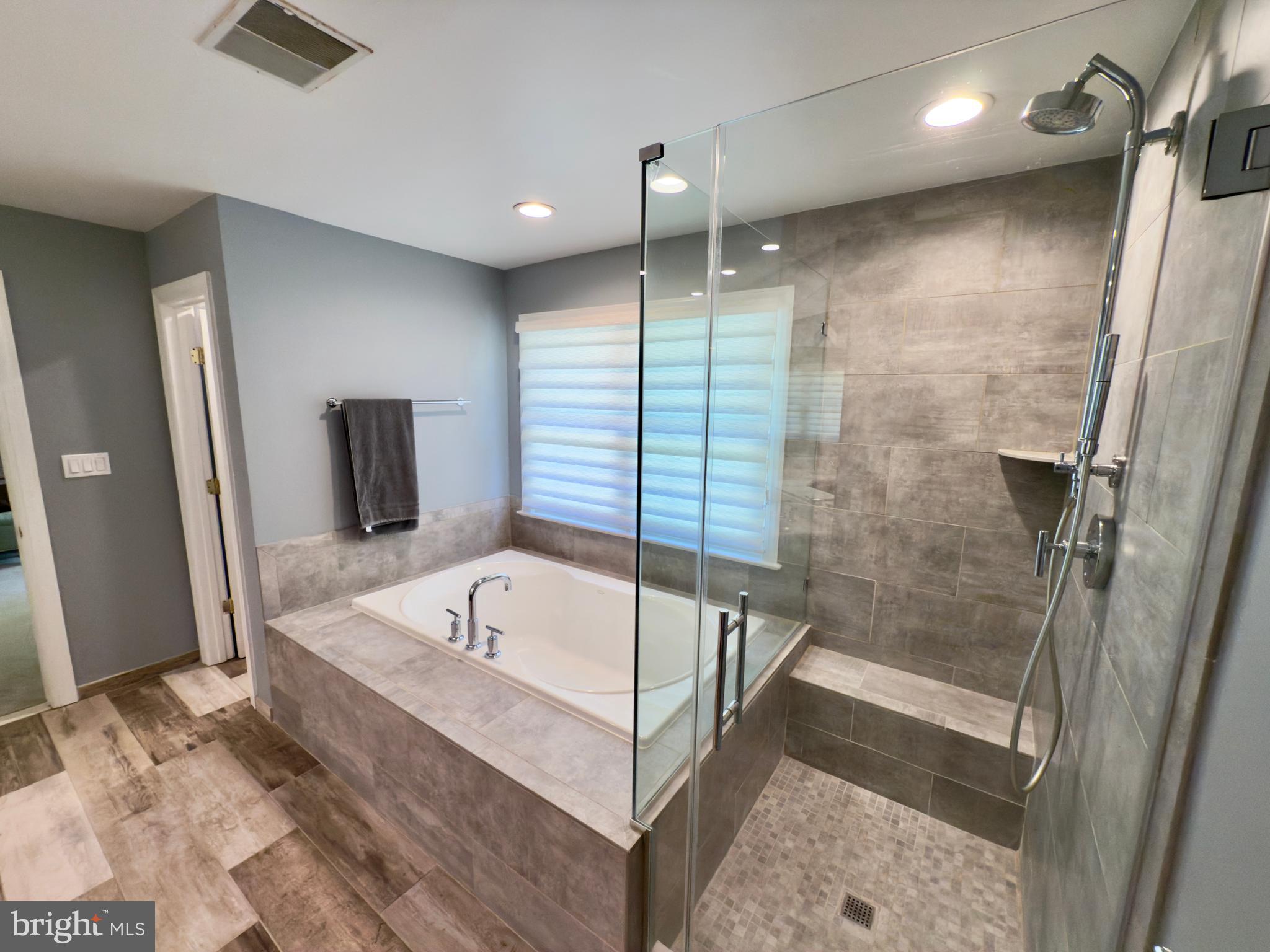 CLARKSVILLE HUNT - Residential