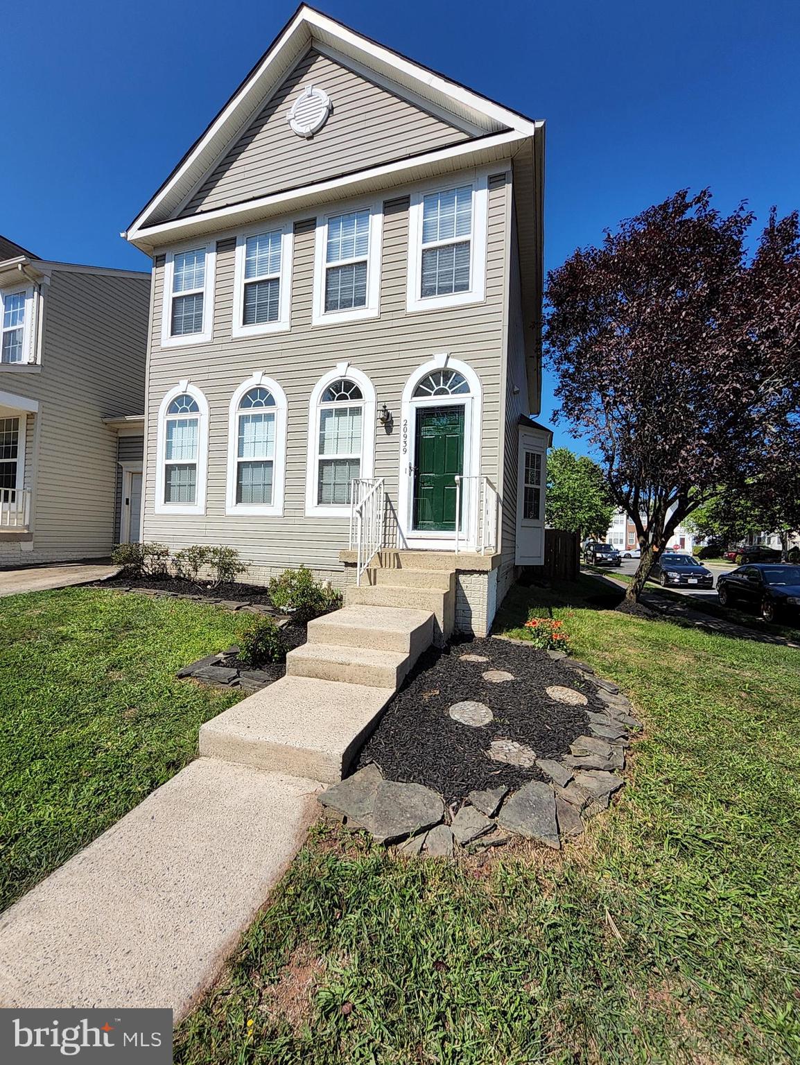 ASHBURN VILLAGE - Residential Lease