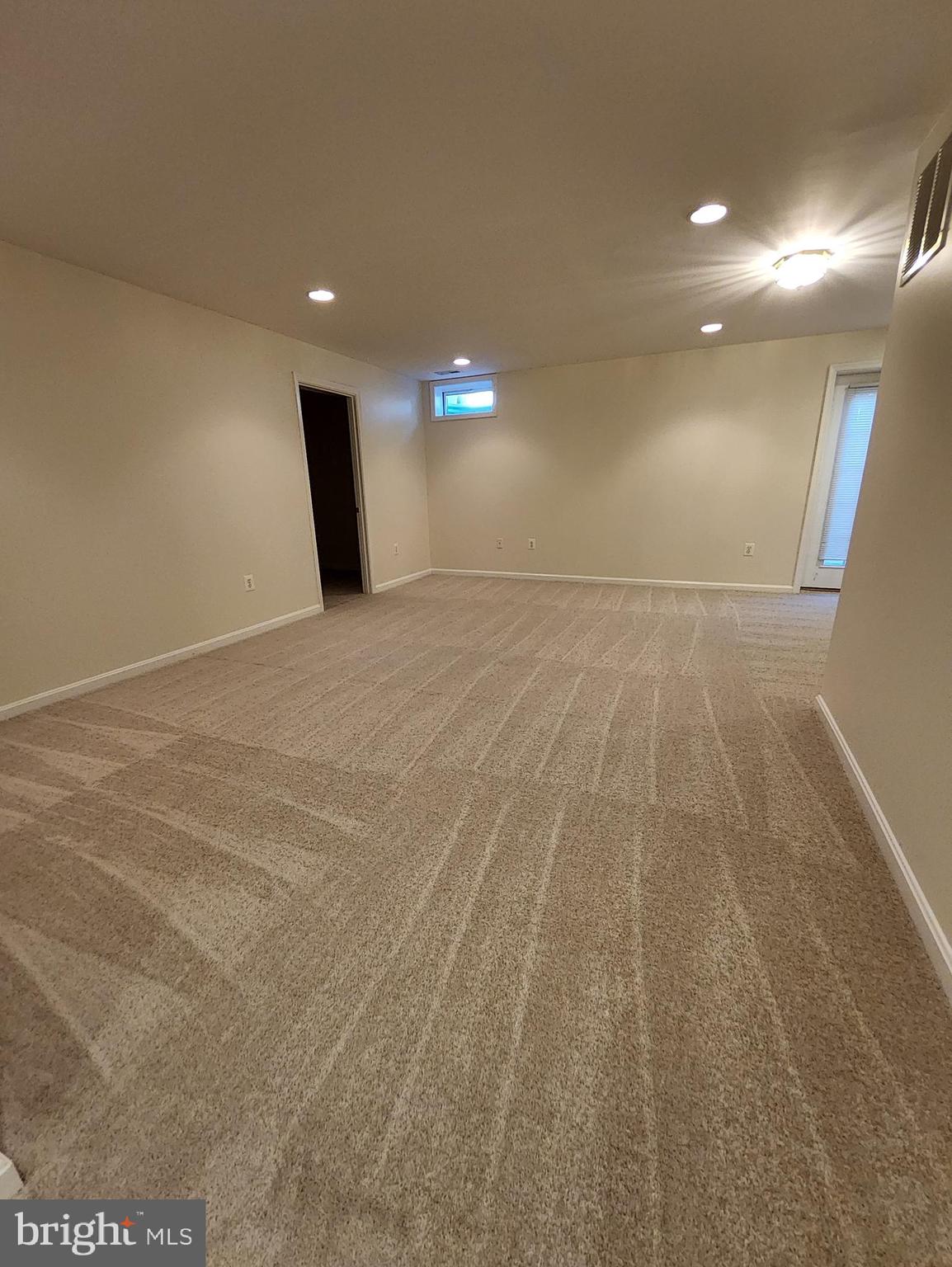 ASHBURN VILLAGE - Residential Lease