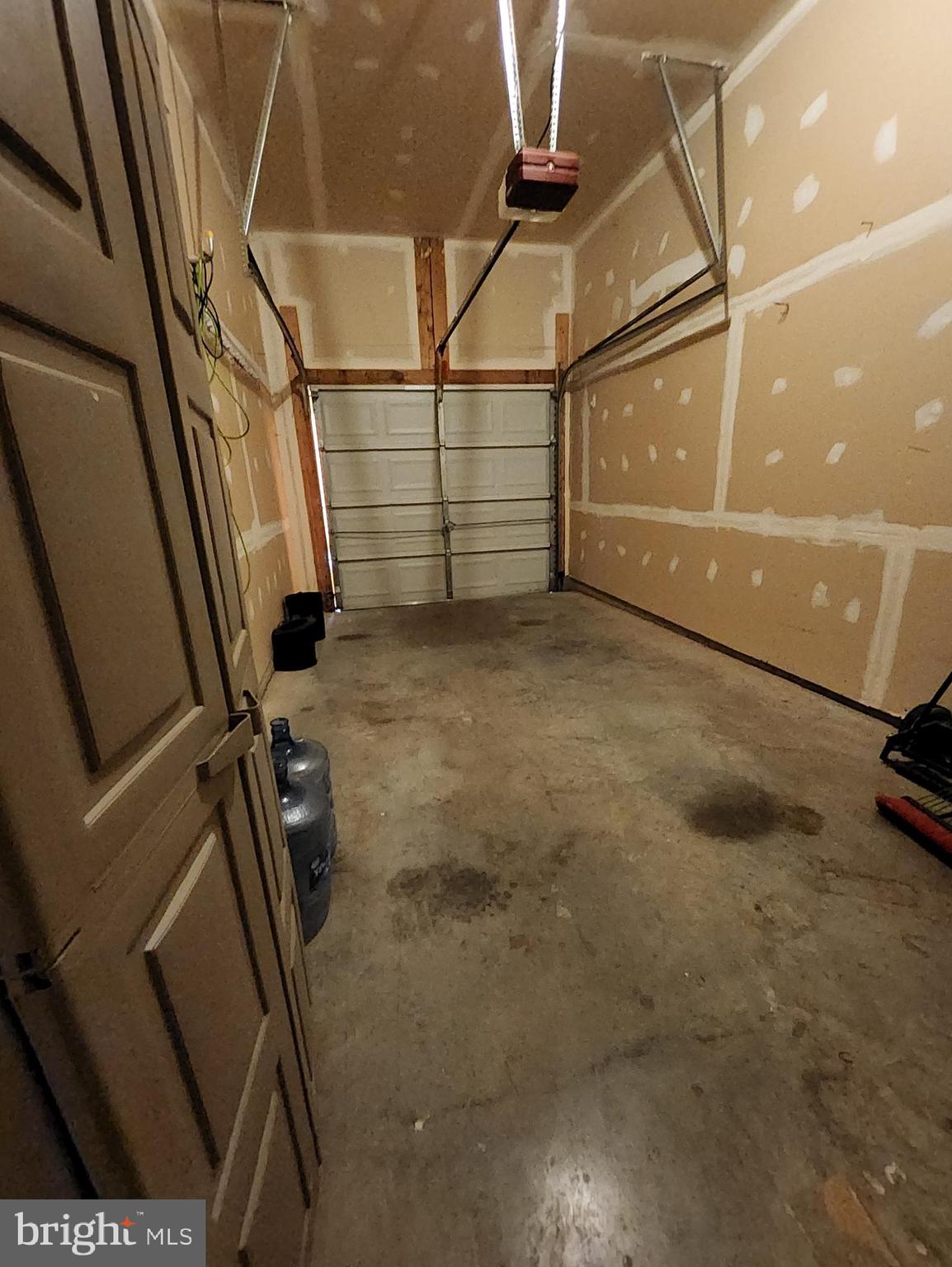 ASHBURN VILLAGE - Residential Lease