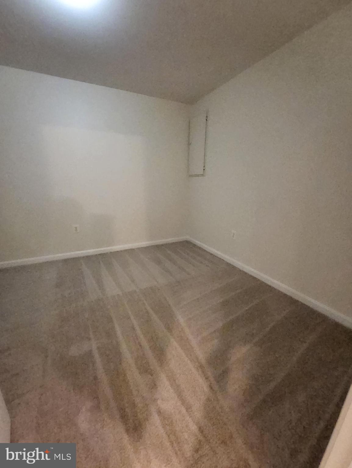 ASHBURN VILLAGE - Residential Lease