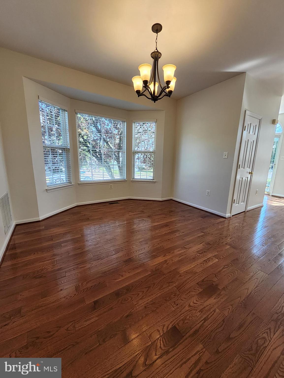 ASHBURN VILLAGE - Residential Lease