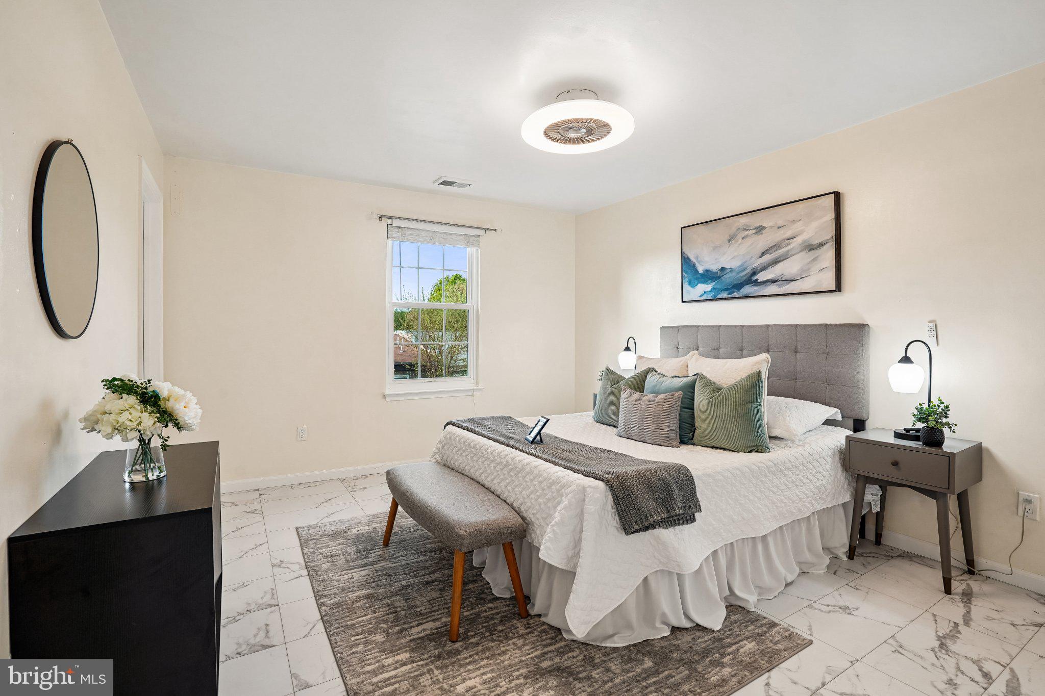 LONDON TOWN WEST - Residential