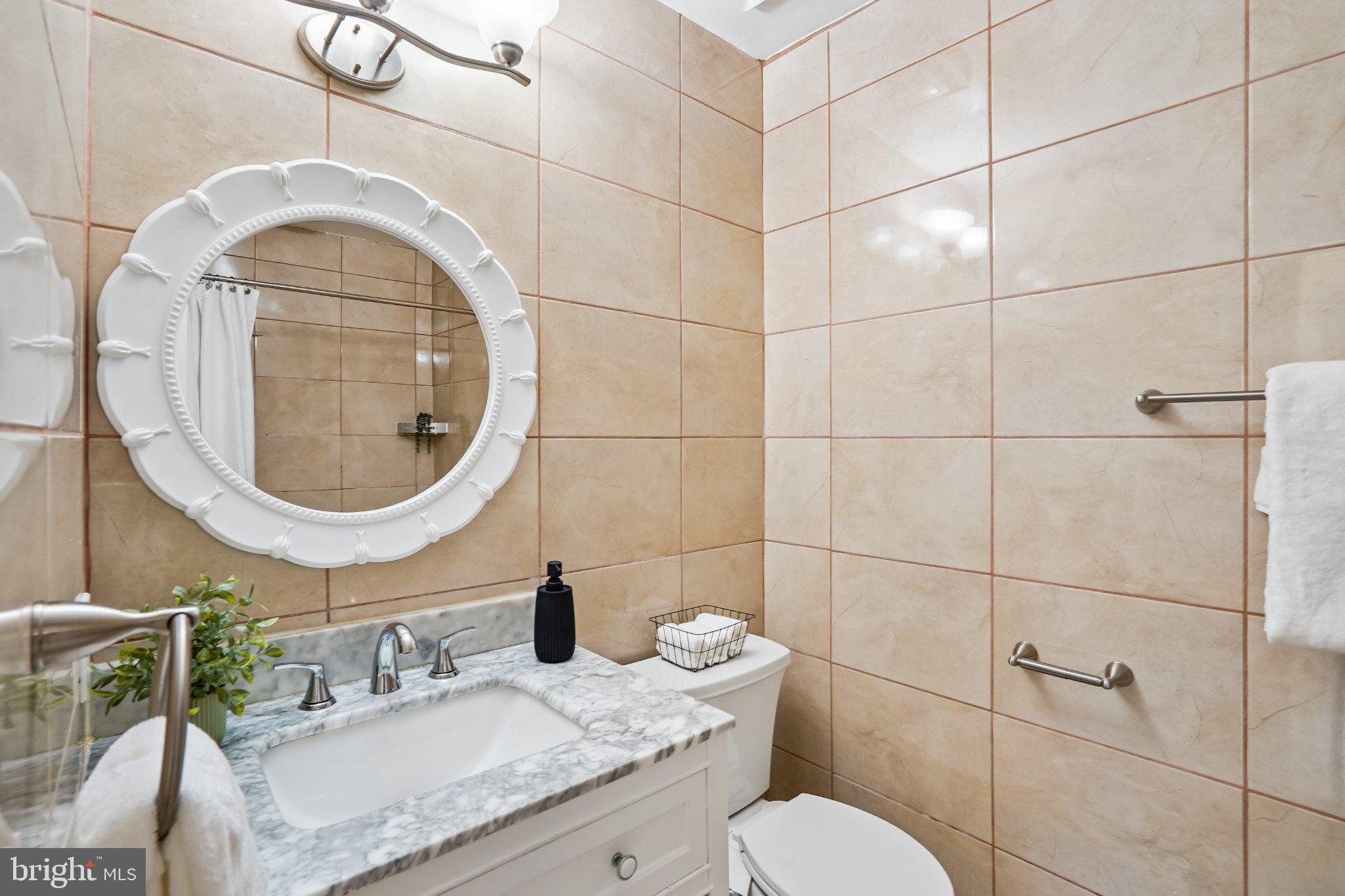 LONDON TOWN WEST - Residential