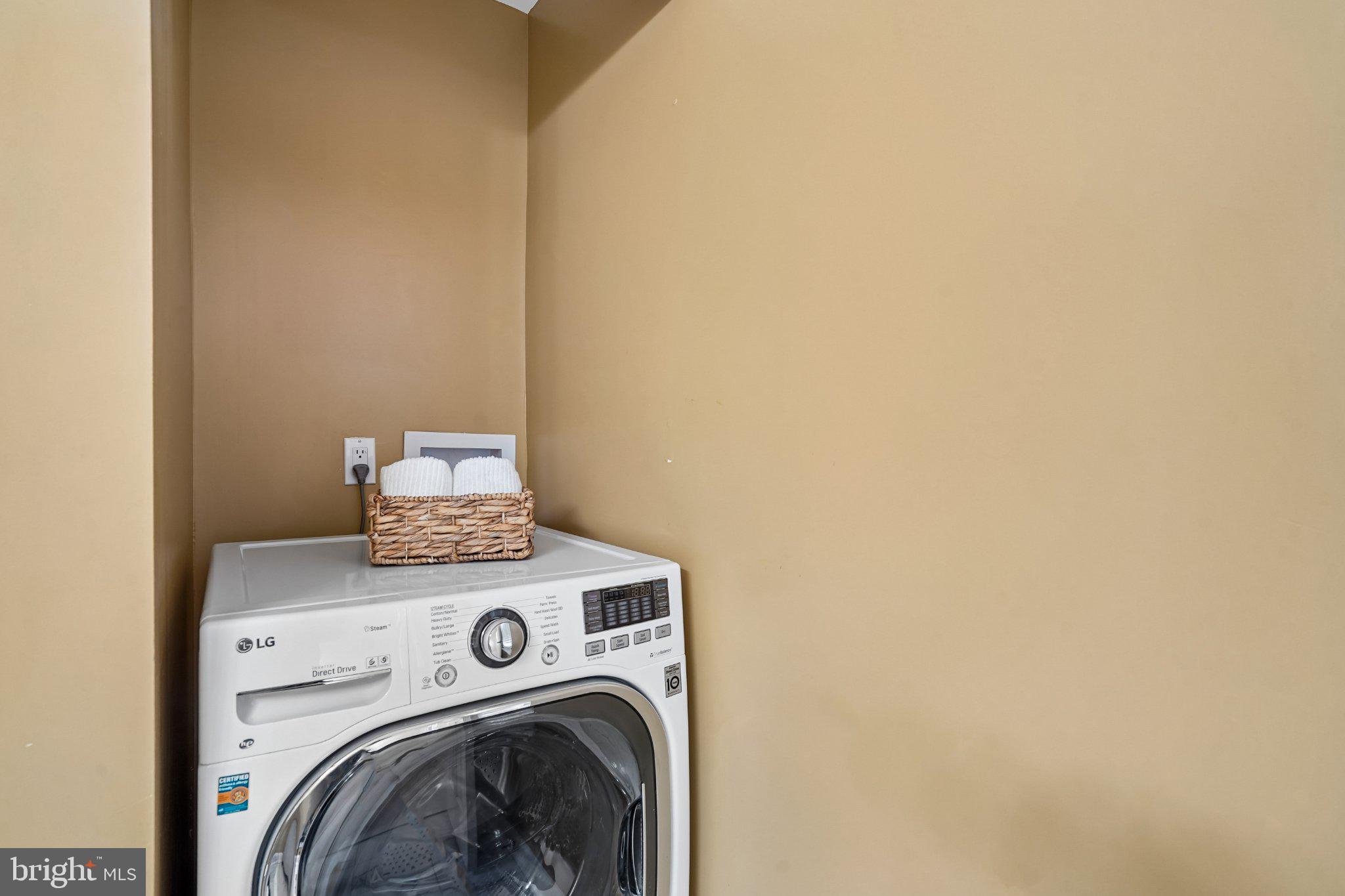 LONDON TOWN WEST - Residential