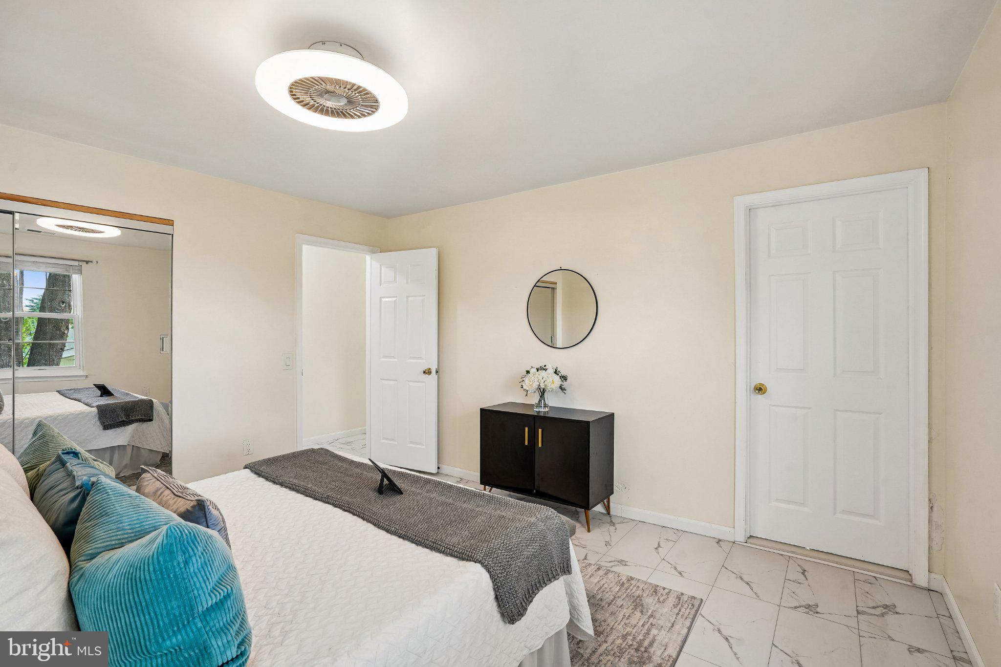 LONDON TOWN WEST - Residential