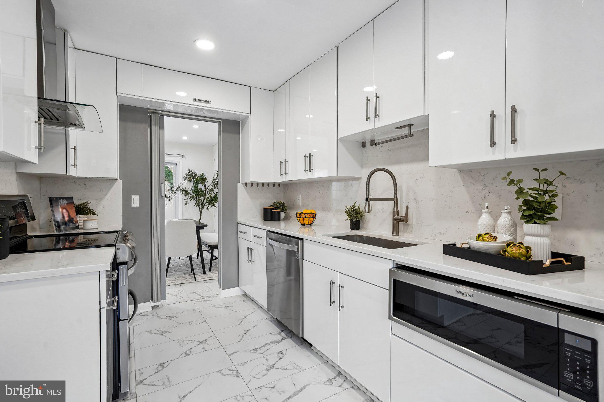 LONDON TOWN WEST - Residential