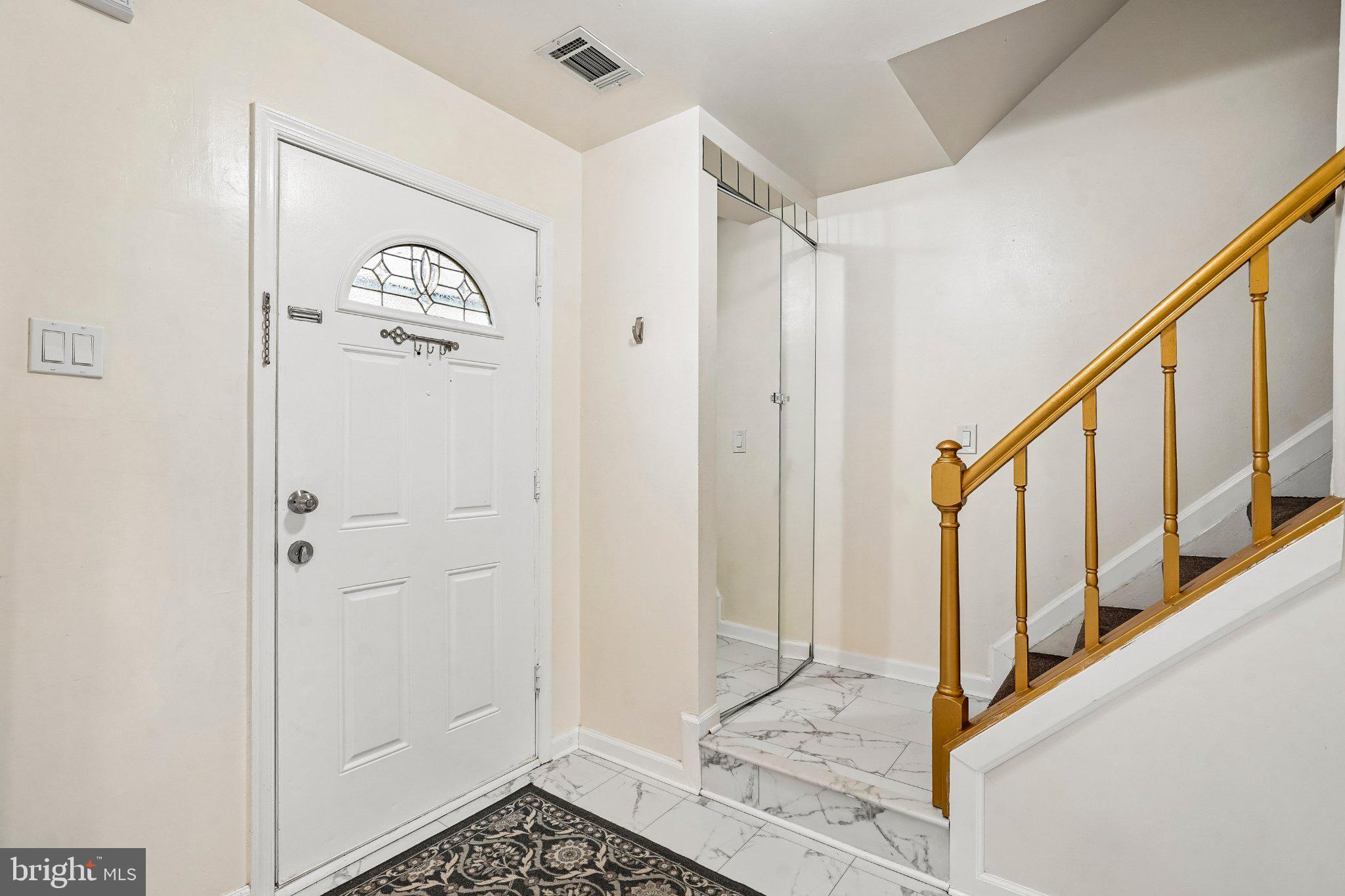 LONDON TOWN WEST - Residential