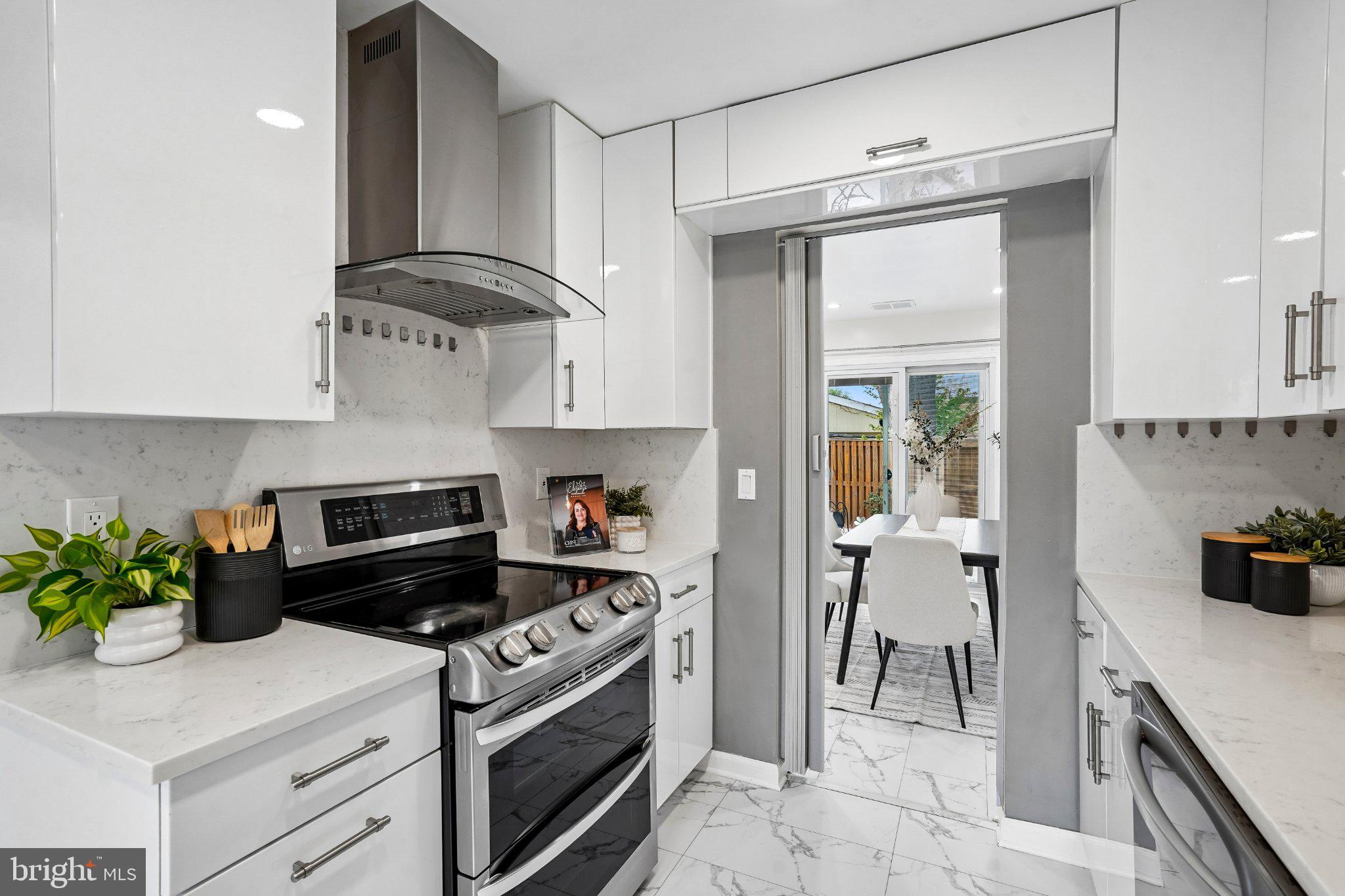 LONDON TOWN WEST - Residential