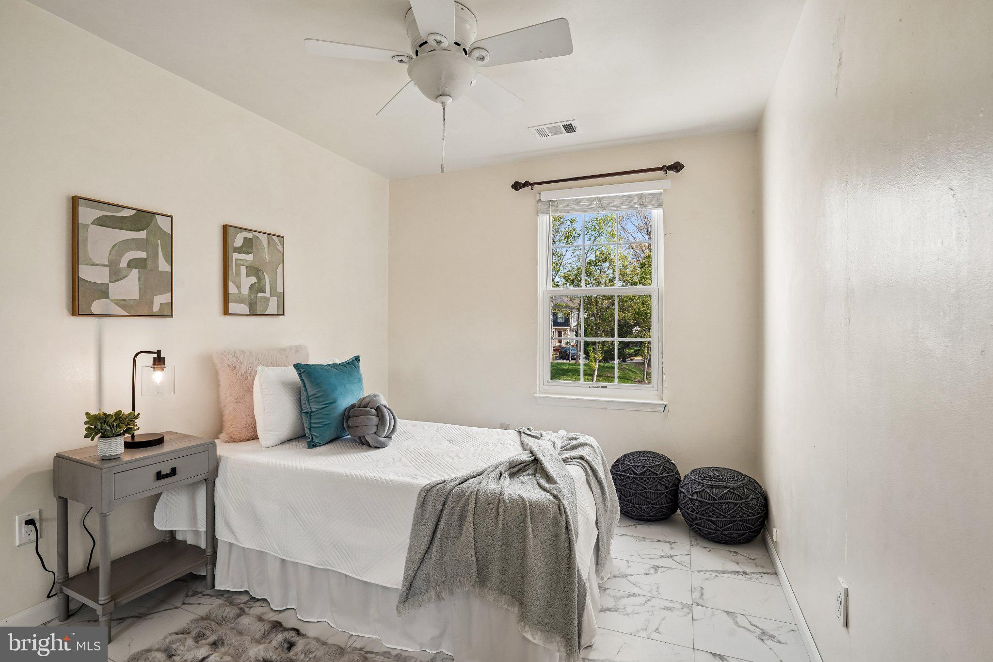 LONDON TOWN WEST - Residential