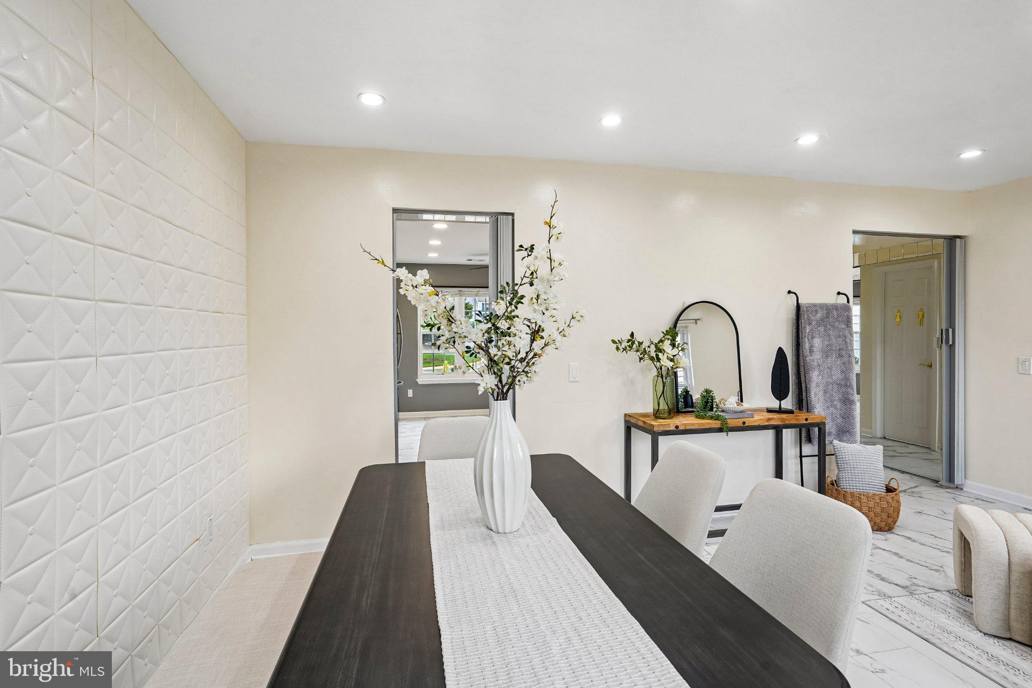 LONDON TOWN WEST - Residential