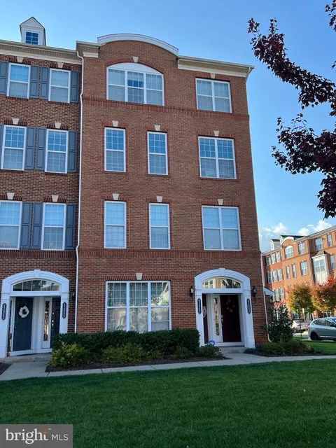 43049 Clarks Mill Terrace, Ashburn, VA MLS: VALO2107716