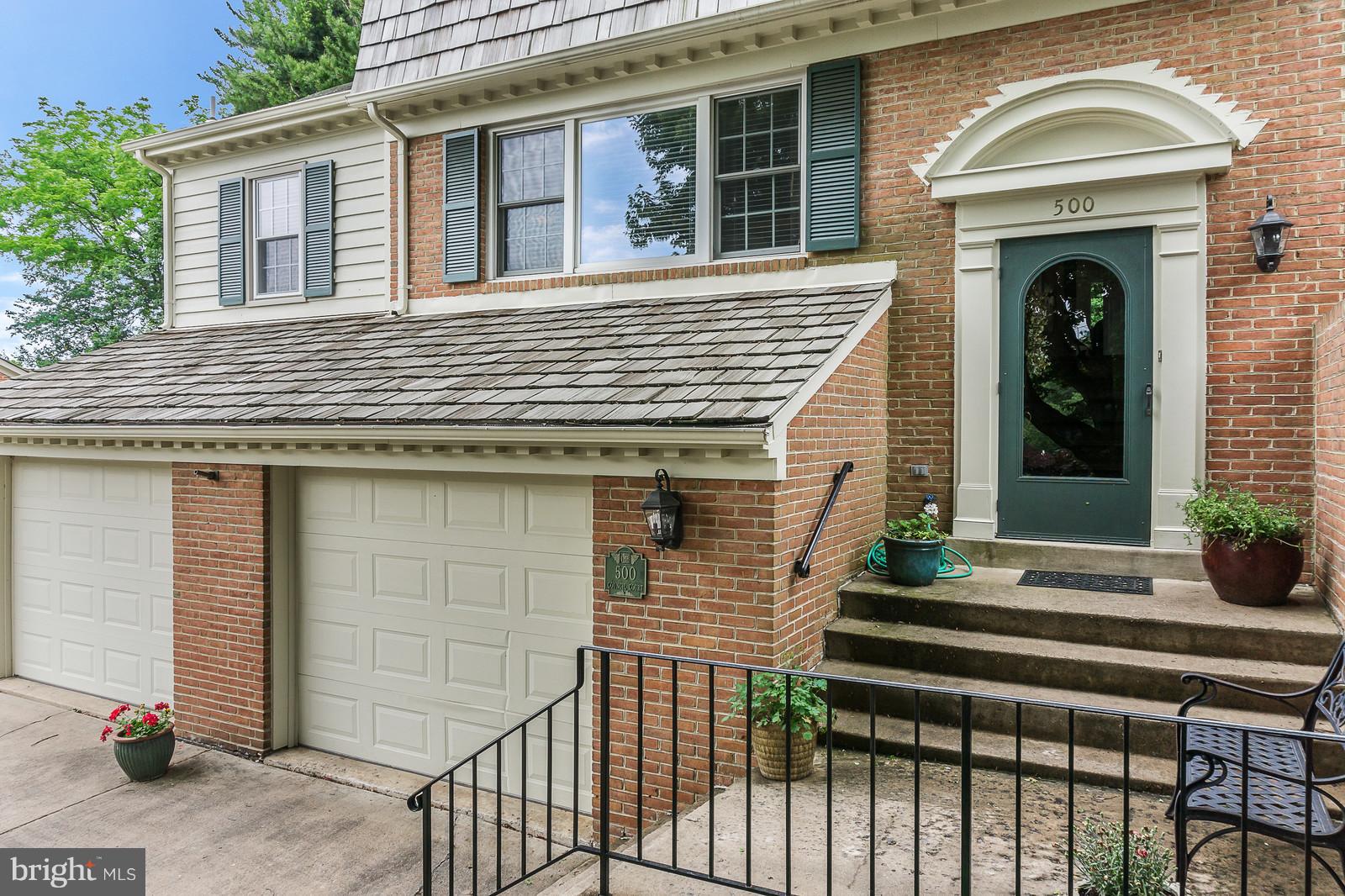 COUNCIL SQUARE - Residential