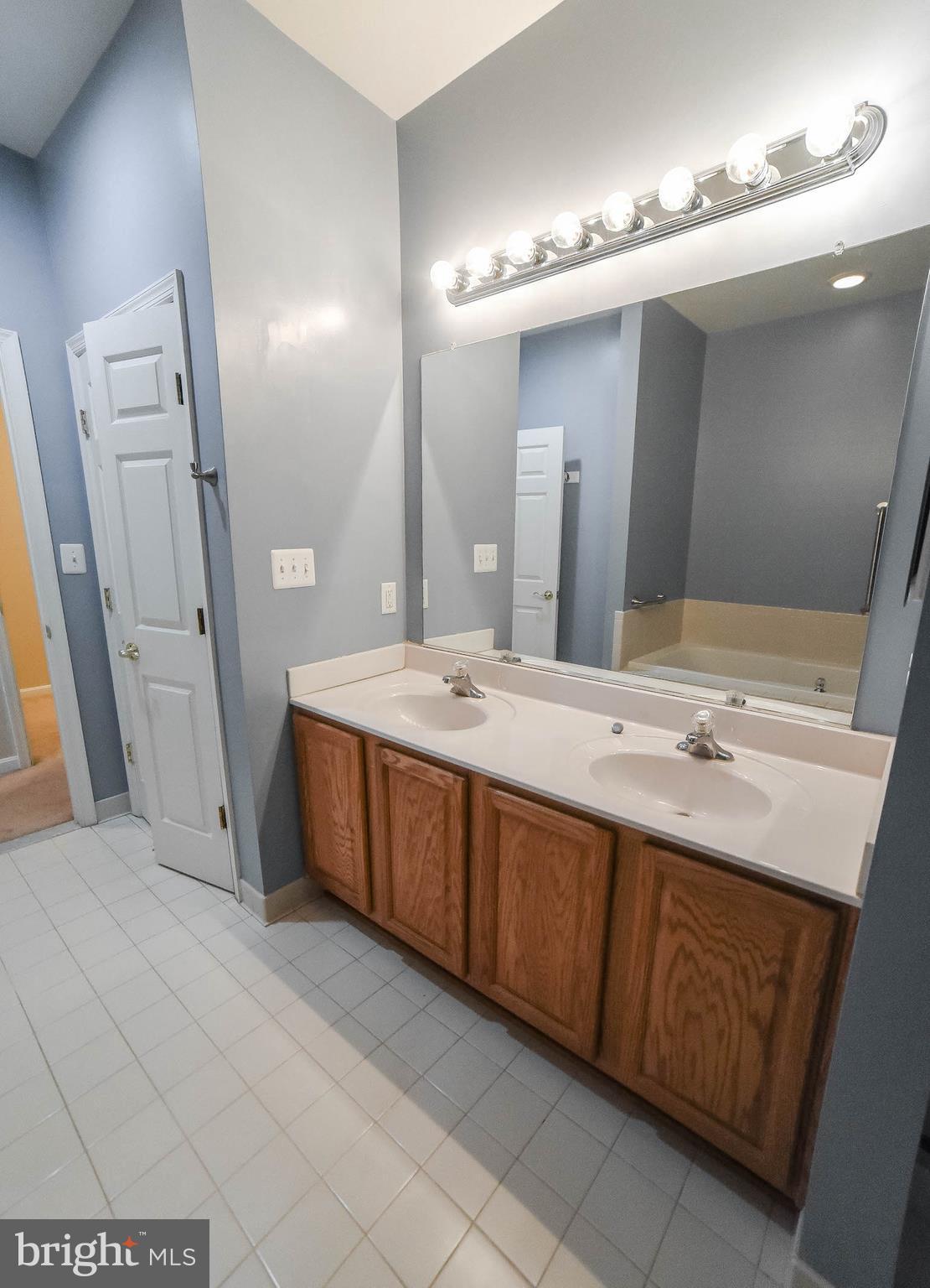 LEONARDTOWN LANDING - Residential