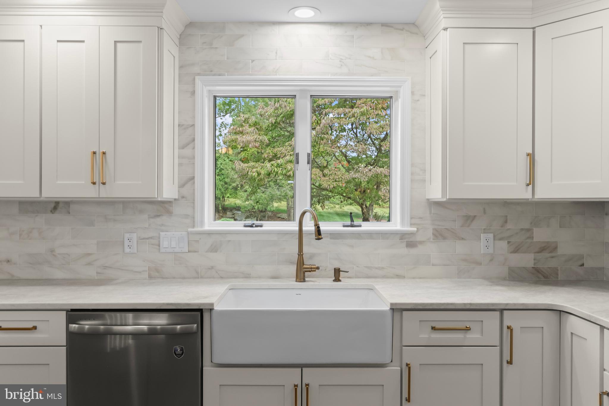 BROADHEAD MANOR - Residential